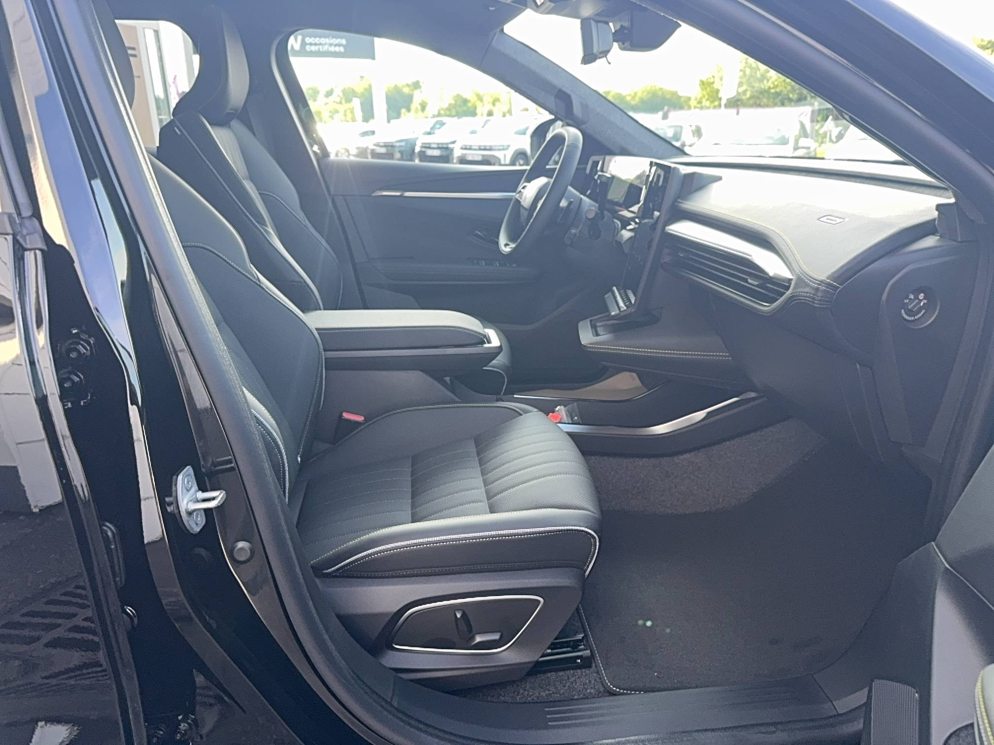 Vente en ligne Renault Scenic E-Tech Scenic E-Tech électrique 220 ch grande autonomie au prix de 49 990 €