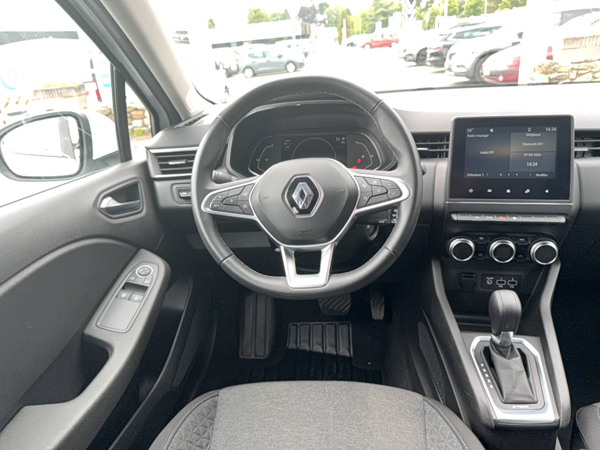 Vente en ligne Renault Clio 5 Clio E-Tech 140 - 21N au prix de 13 290 €