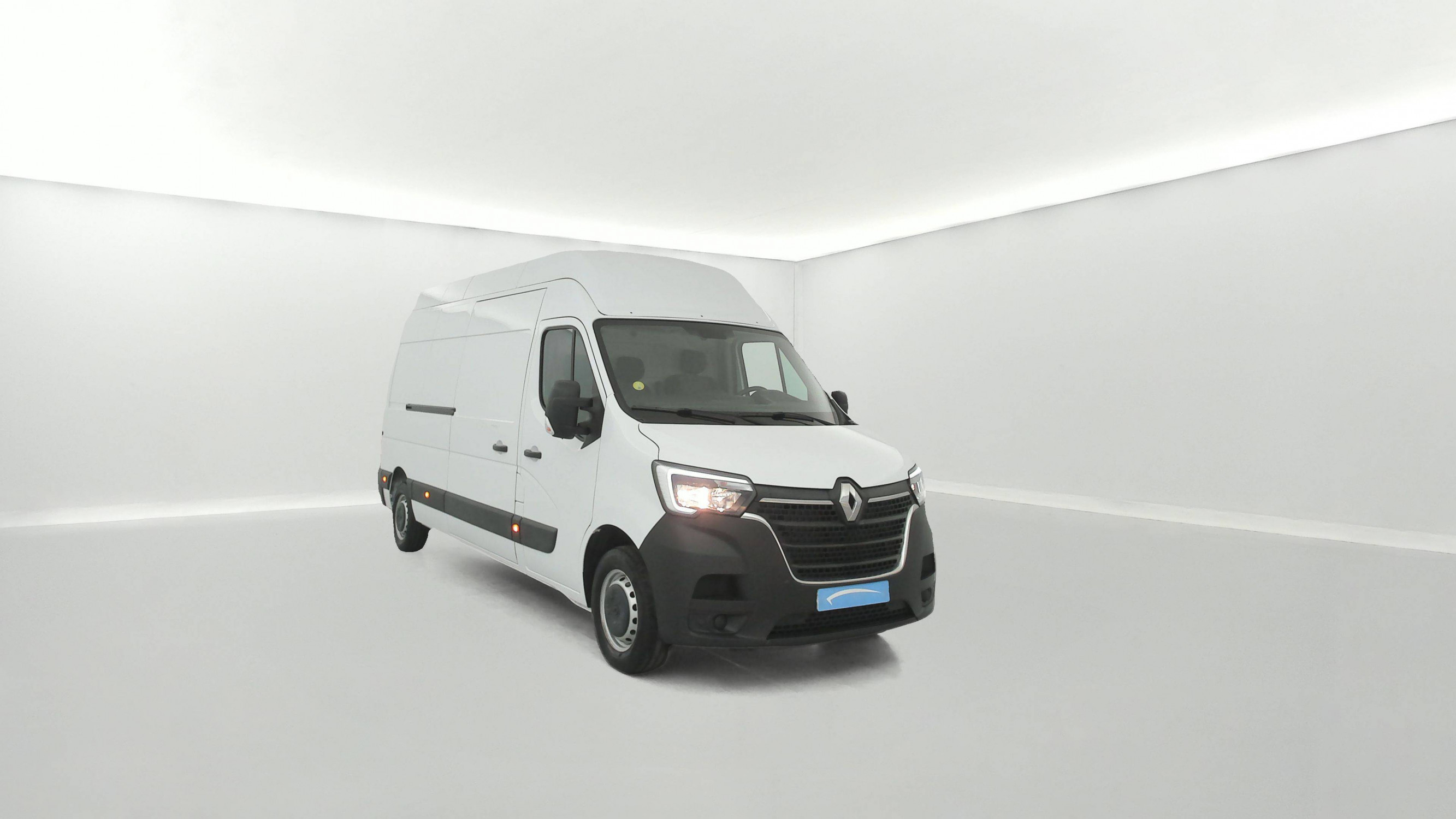 Vente en ligne Renault Master Fourgon MASTER FGN TRAC F3500 L3H3 BLUE DCI 135 au prix de 27 990 €