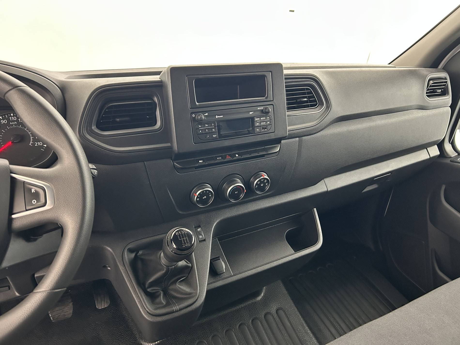 Vente en ligne Renault Master Fourgon MASTER FGN TRAC F3500 L2H2 BLUE DCI 135 au prix de 23 490 €