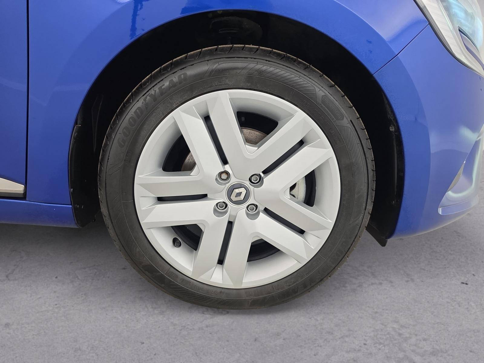 Vente en ligne Renault Clio 5 Clio E-Tech 140 - 21N au prix de 15 990 €
