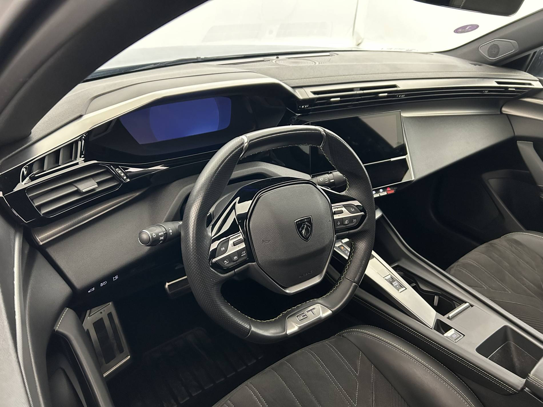 Vente en ligne Peugeot 408  PHEV 180 e-EAT8 au prix de 20 490 €