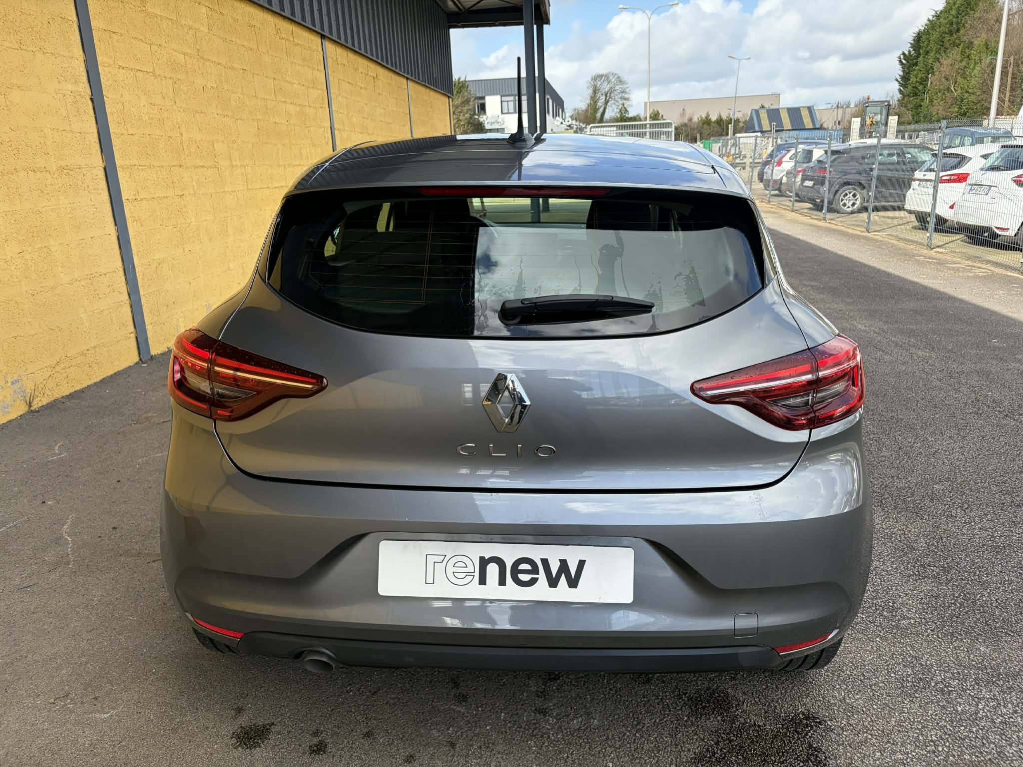 Vente en ligne Renault Clio 5 Clio TCe 90 au prix de 15 790 €