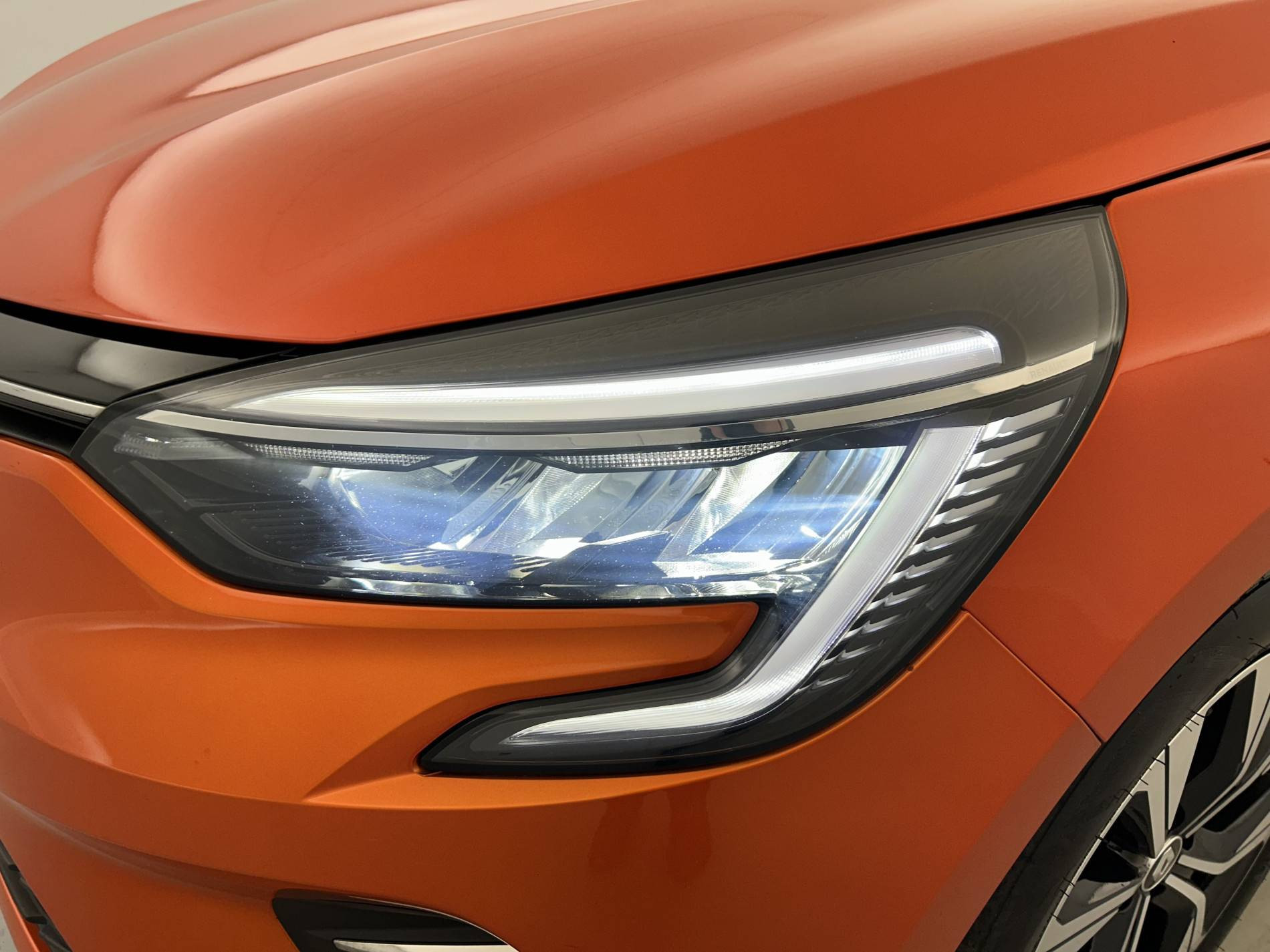 Vente en ligne Renault Clio 5 Clio E-Tech full hybrid 145 au prix de 17 390 €