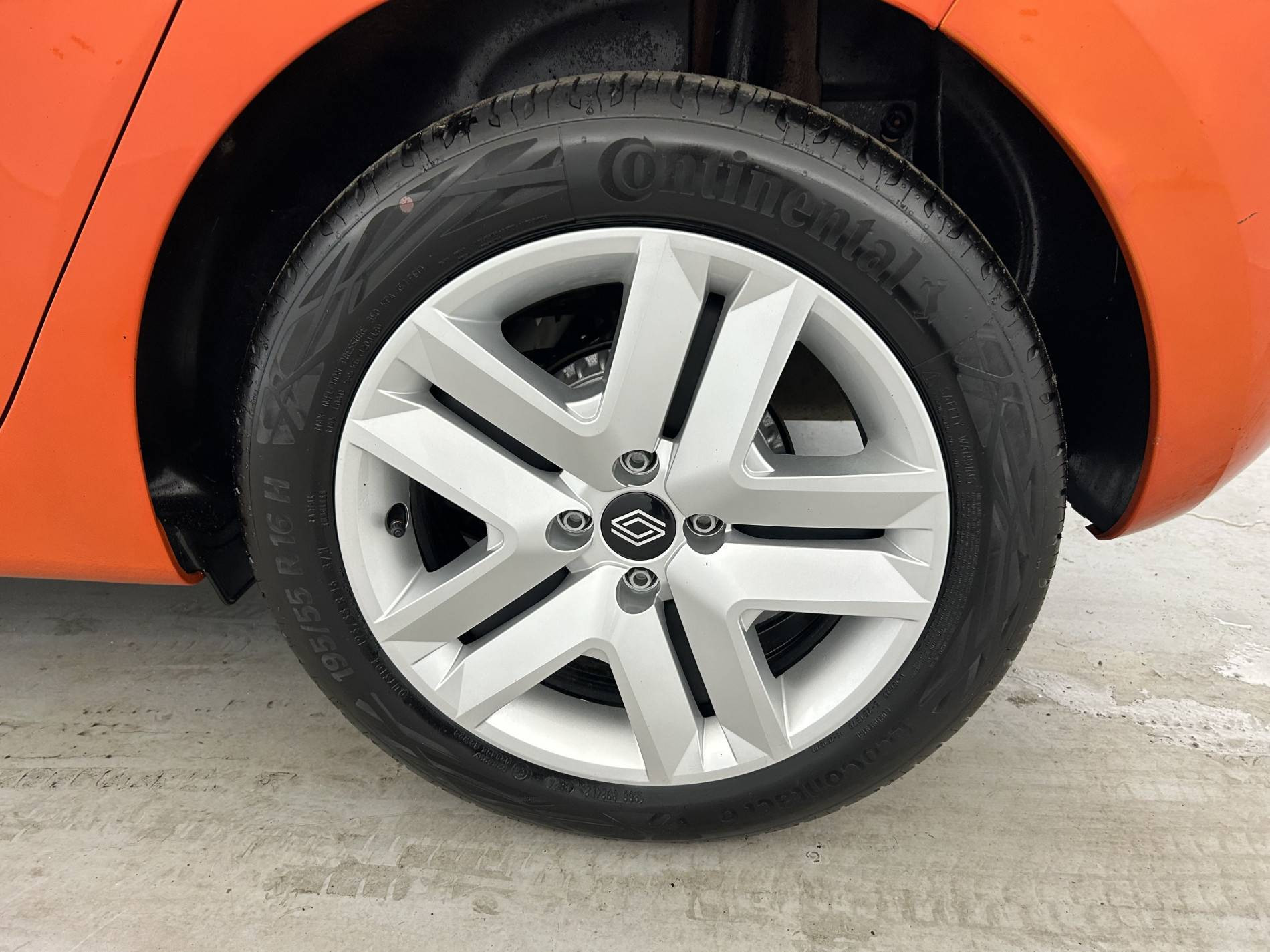 Vente en ligne Renault Clio 5 Clio TCe 90 au prix de 15 490 €