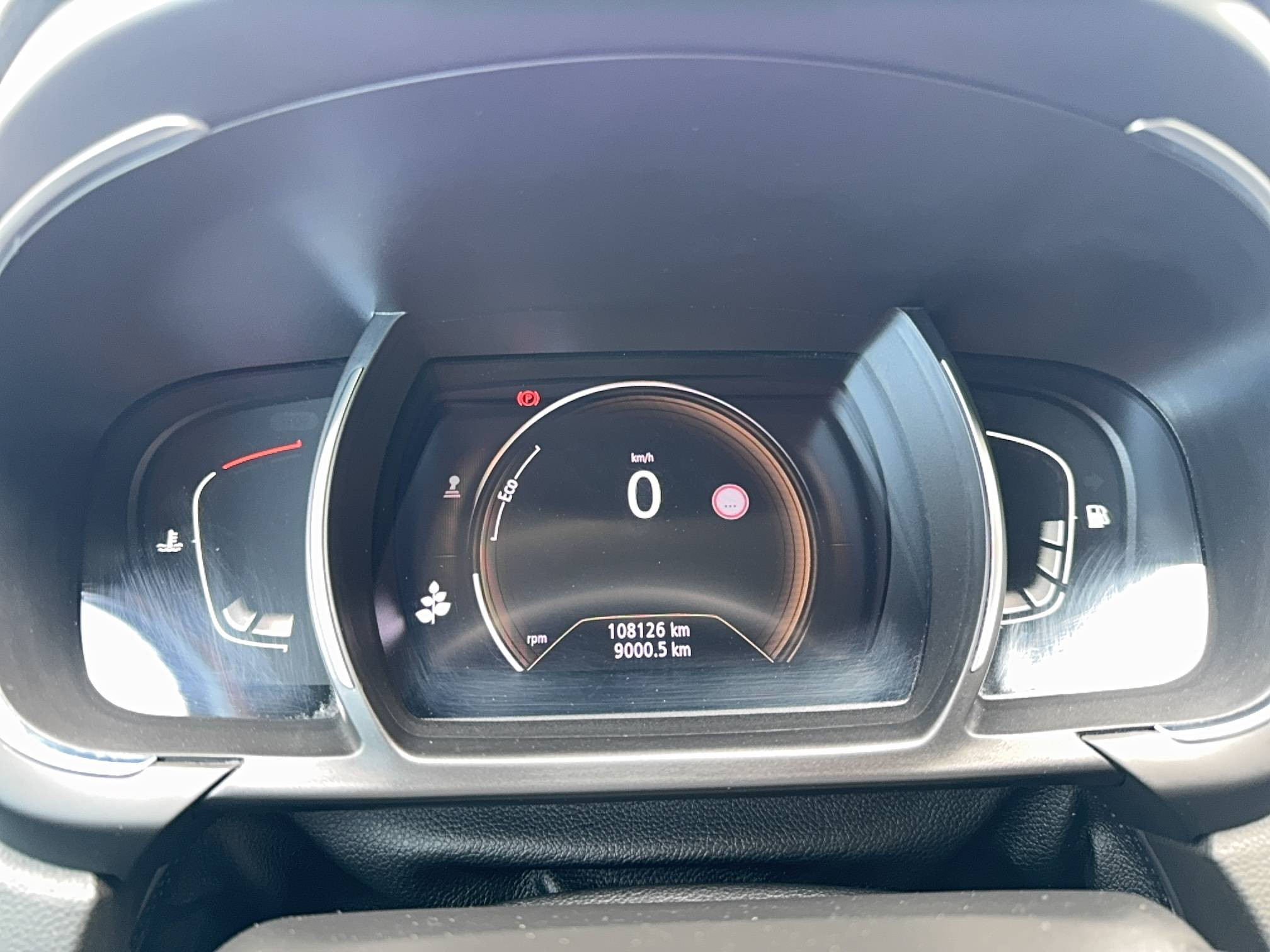 Vente en ligne Renault Scenic 4 Scenic Blue dCi 120 au prix de 14 290 €