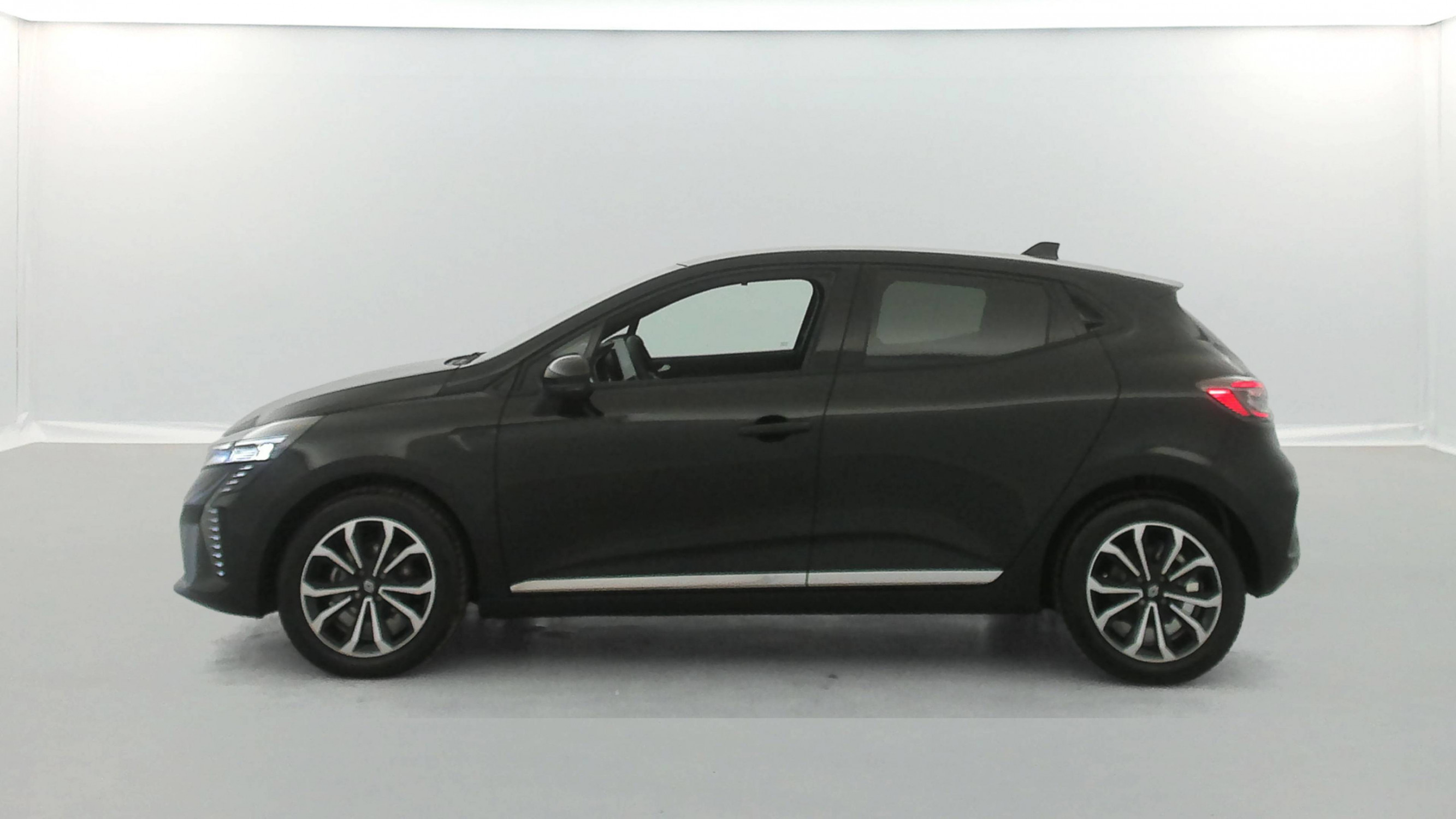 Vente en ligne Renault Clio 5 Clio Eco-G 100 ch GSR2 au prix de 18 390 €