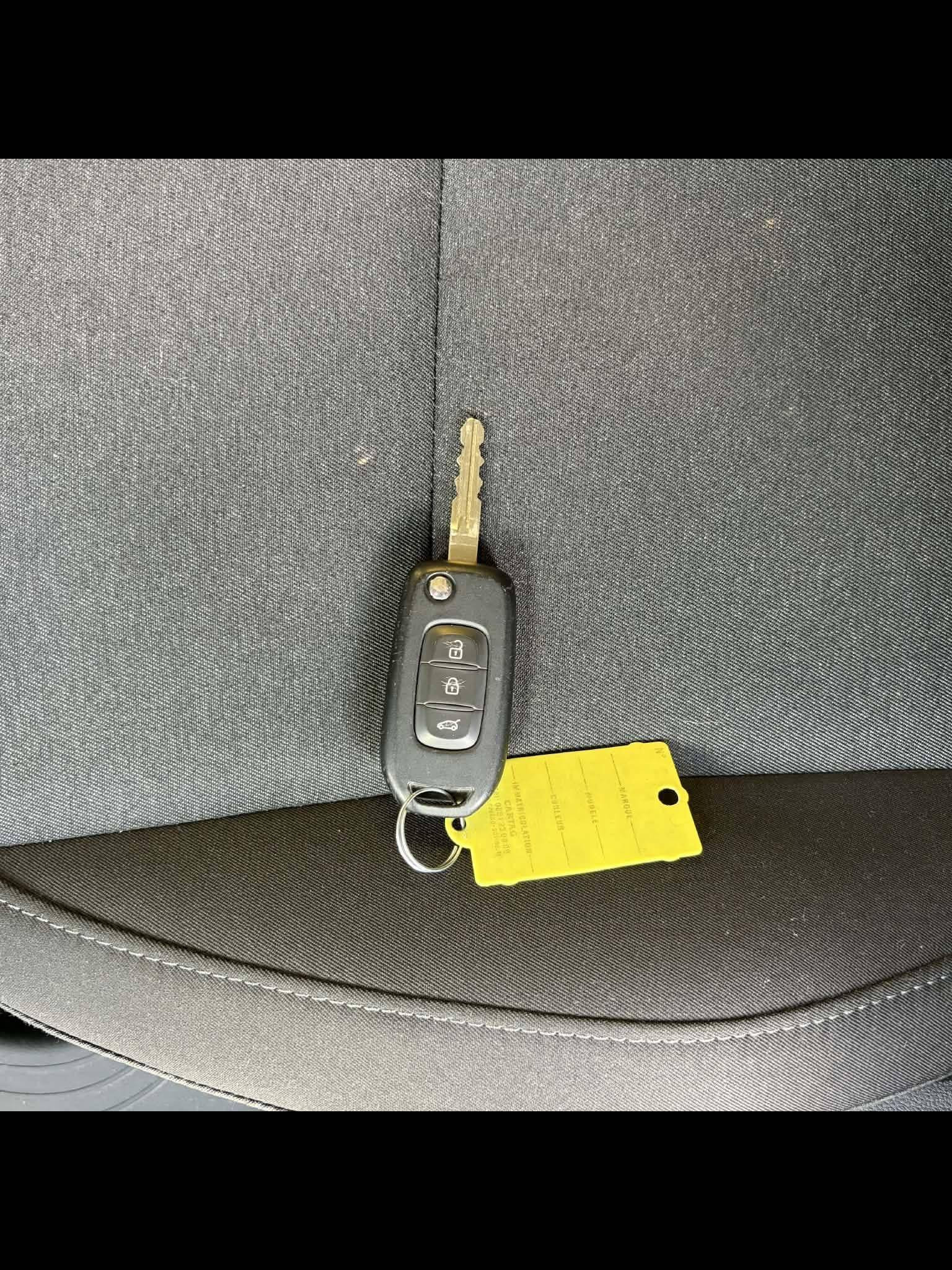 Vente en ligne Renault Clio 5 Clio TCe 90 au prix de 15 790 €