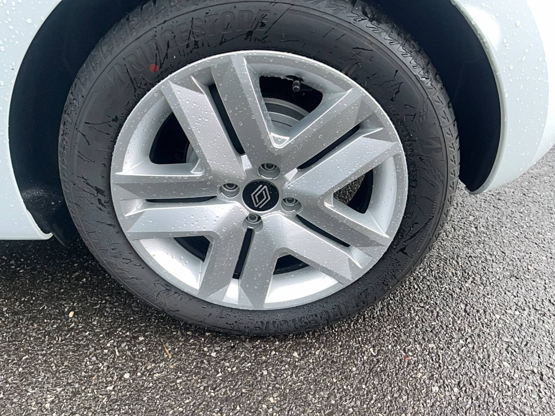 Vente en ligne Renault Clio 5 Clio E-Tech full hybrid 145 ch GSR2 au prix de 19 850 €