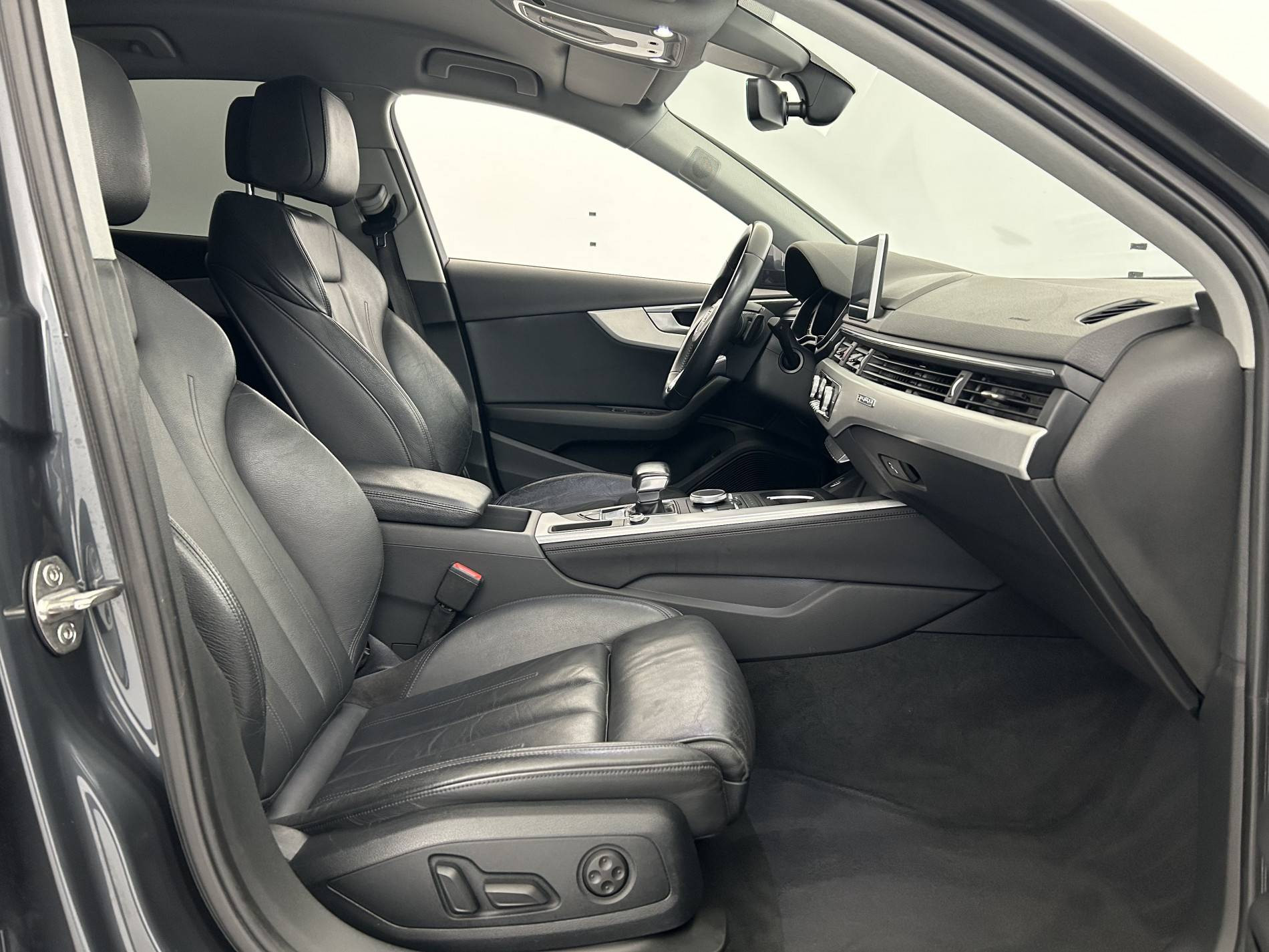 Vente en ligne Audi A4  2.0 TFSI 252 S tronic 7 Quattro au prix de 21 490 €