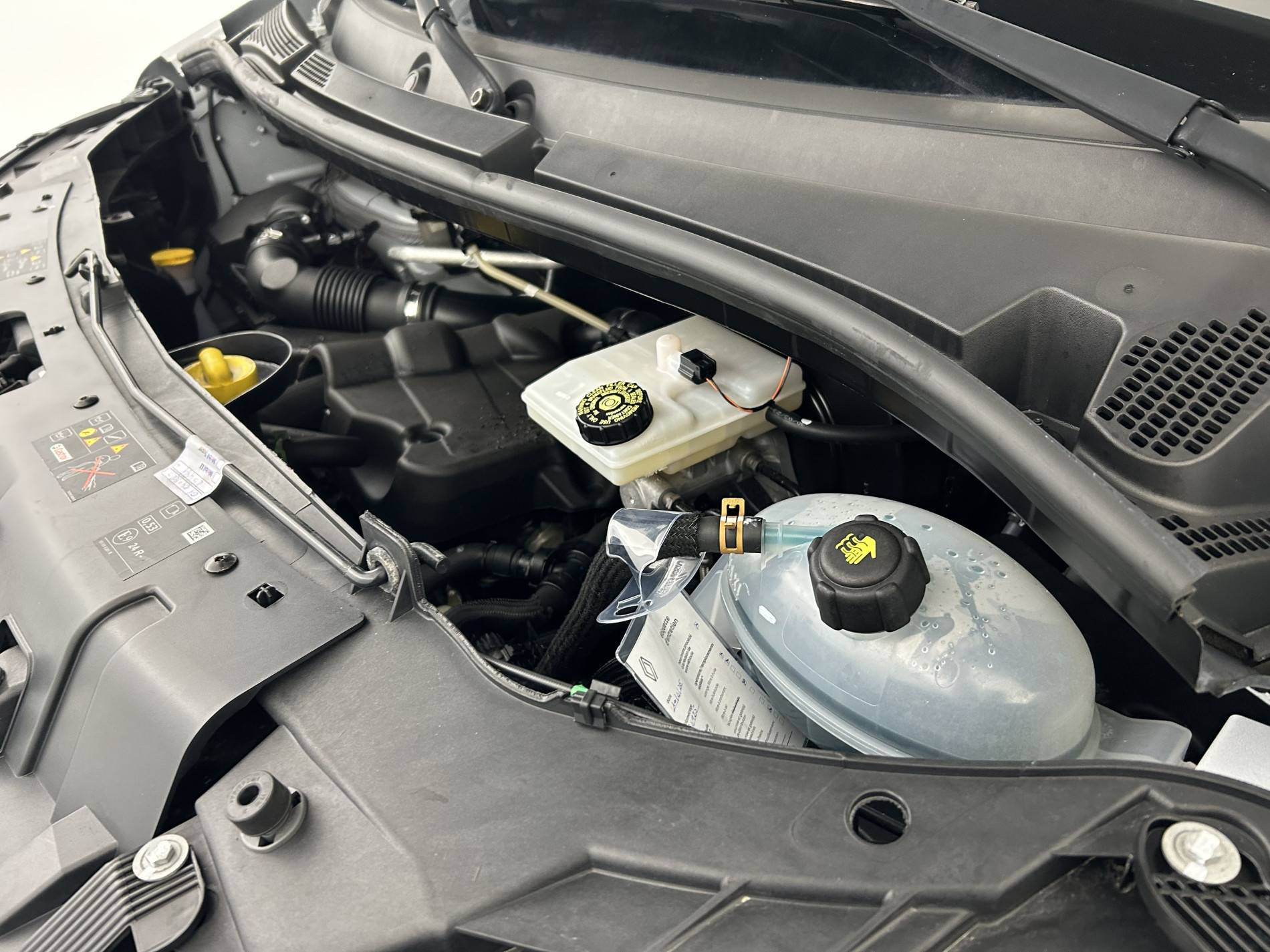 Vente en ligne Renault Master Fourgon MASTER FGN TRAC F3500 L2H2 BLUE DCI 135 au prix de 24 490 €