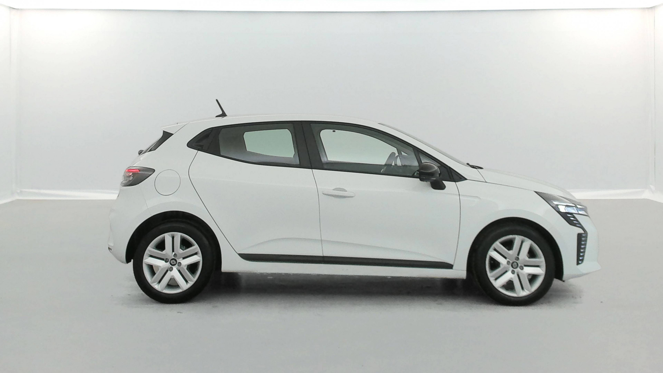 Vente en ligne Renault Clio 5 Clio TCe 90 au prix de 13 991 €