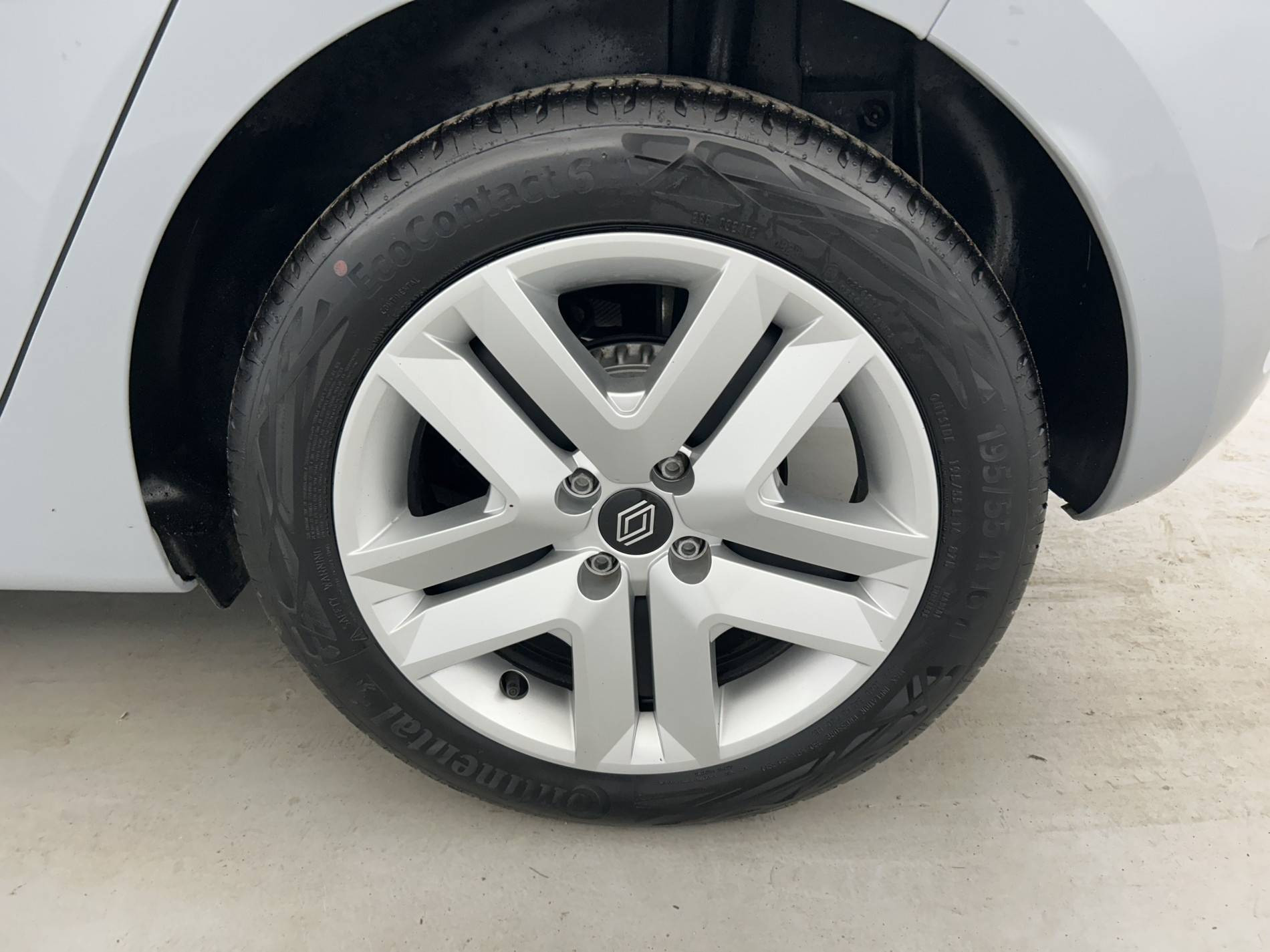 Vente en ligne Renault Clio 5 Clio TCe 90 au prix de 15 490 €