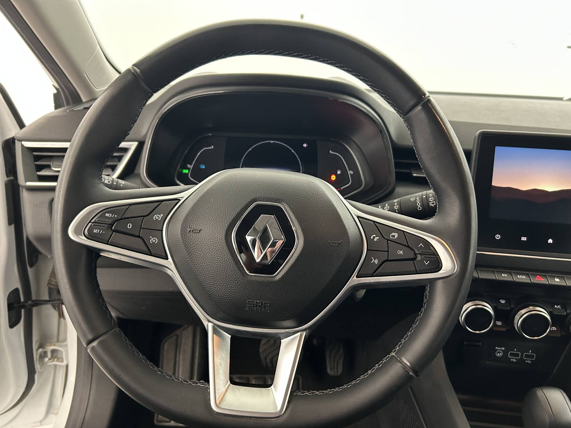 Vente en ligne Renault Clio 5 Clio E-Tech 140 - 21N au prix de 13 991 €