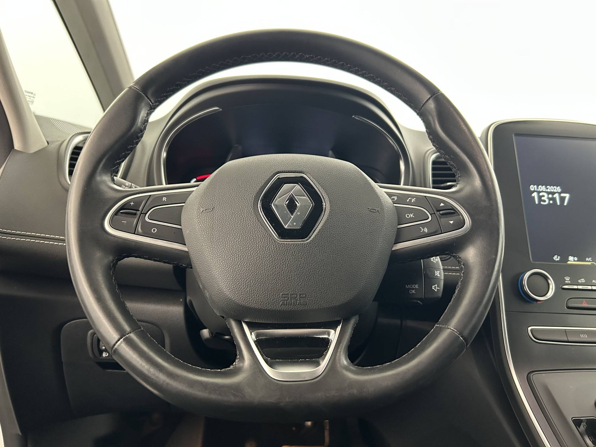 Vente en ligne Renault Scenic 4 Scenic TCe 140 Energy EDC au prix de 18 790 €