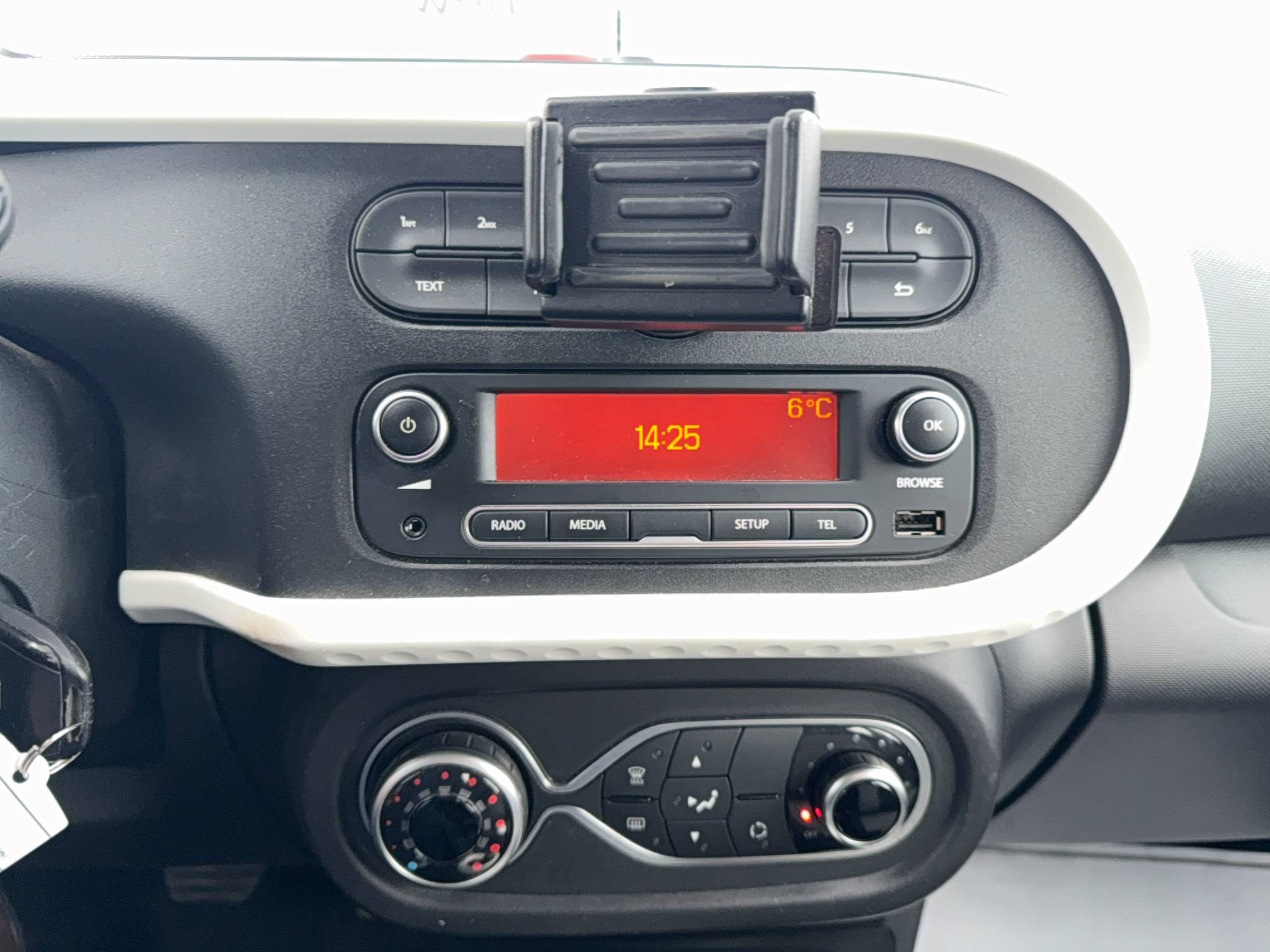 Vente en ligne Renault Twingo Electrique Twingo III E-Tech au prix de 9 890 €