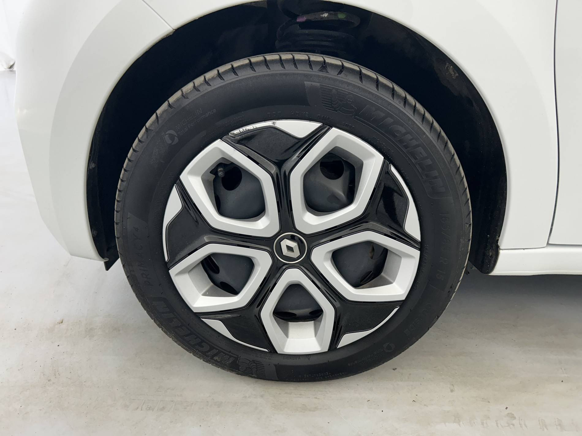 Vente en ligne Renault Twingo Electrique Twingo III E-Tech au prix de 12 490 €