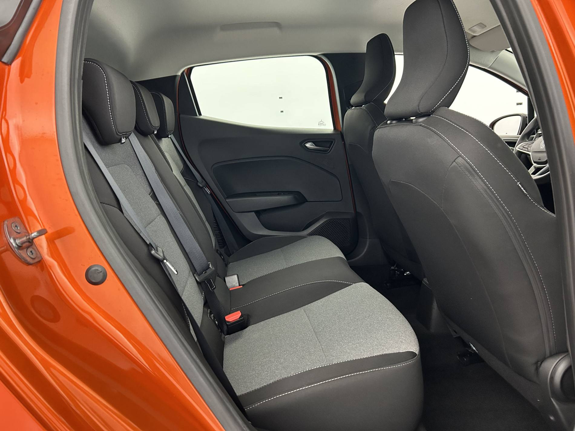 Vente en ligne Renault Clio 5 Clio E-Tech full hybrid 145 au prix de 18 890 €