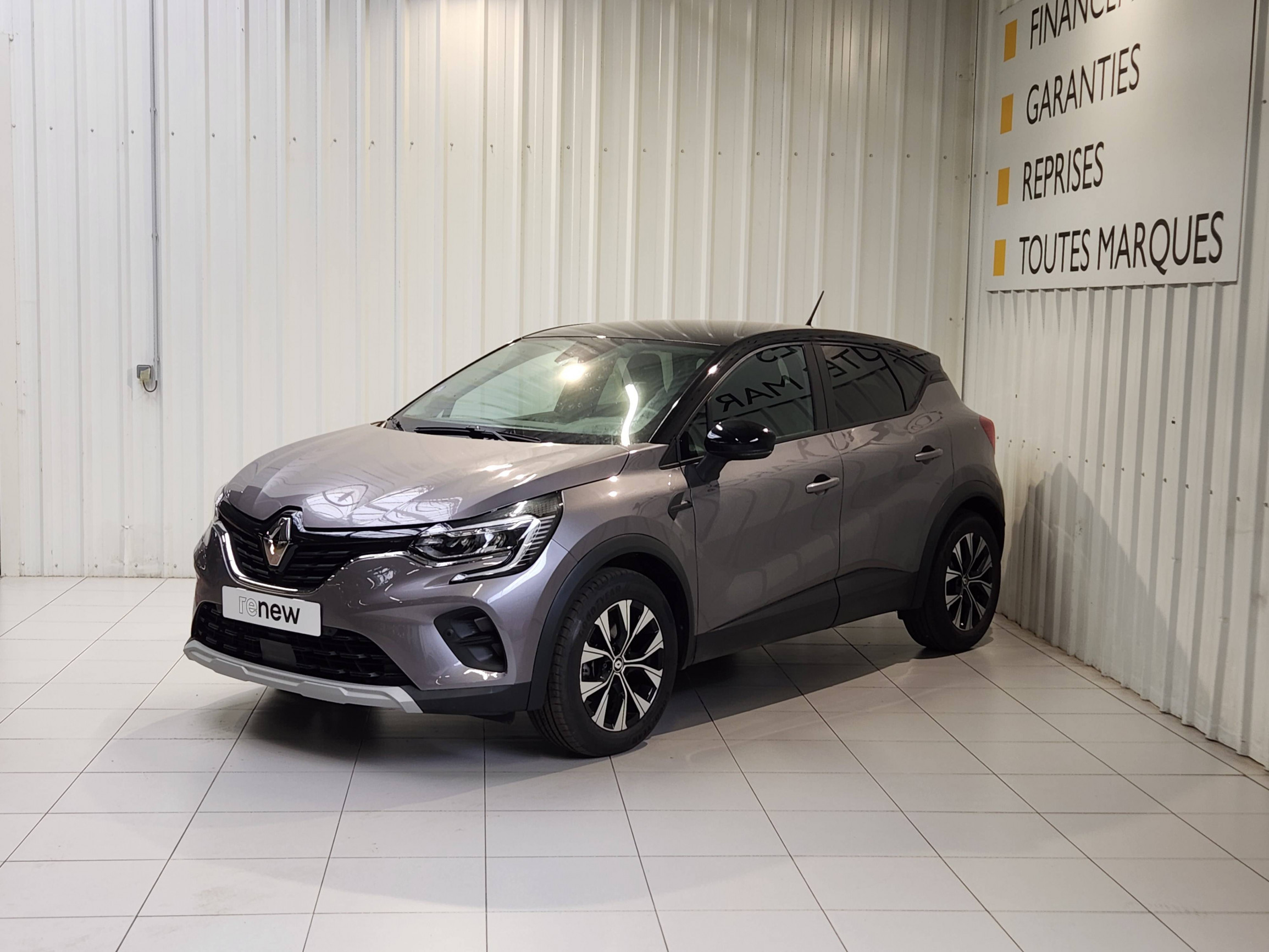 Renault Captur  E-Tech full hybrid 145 occasion de 2023 en vente à Morlaix