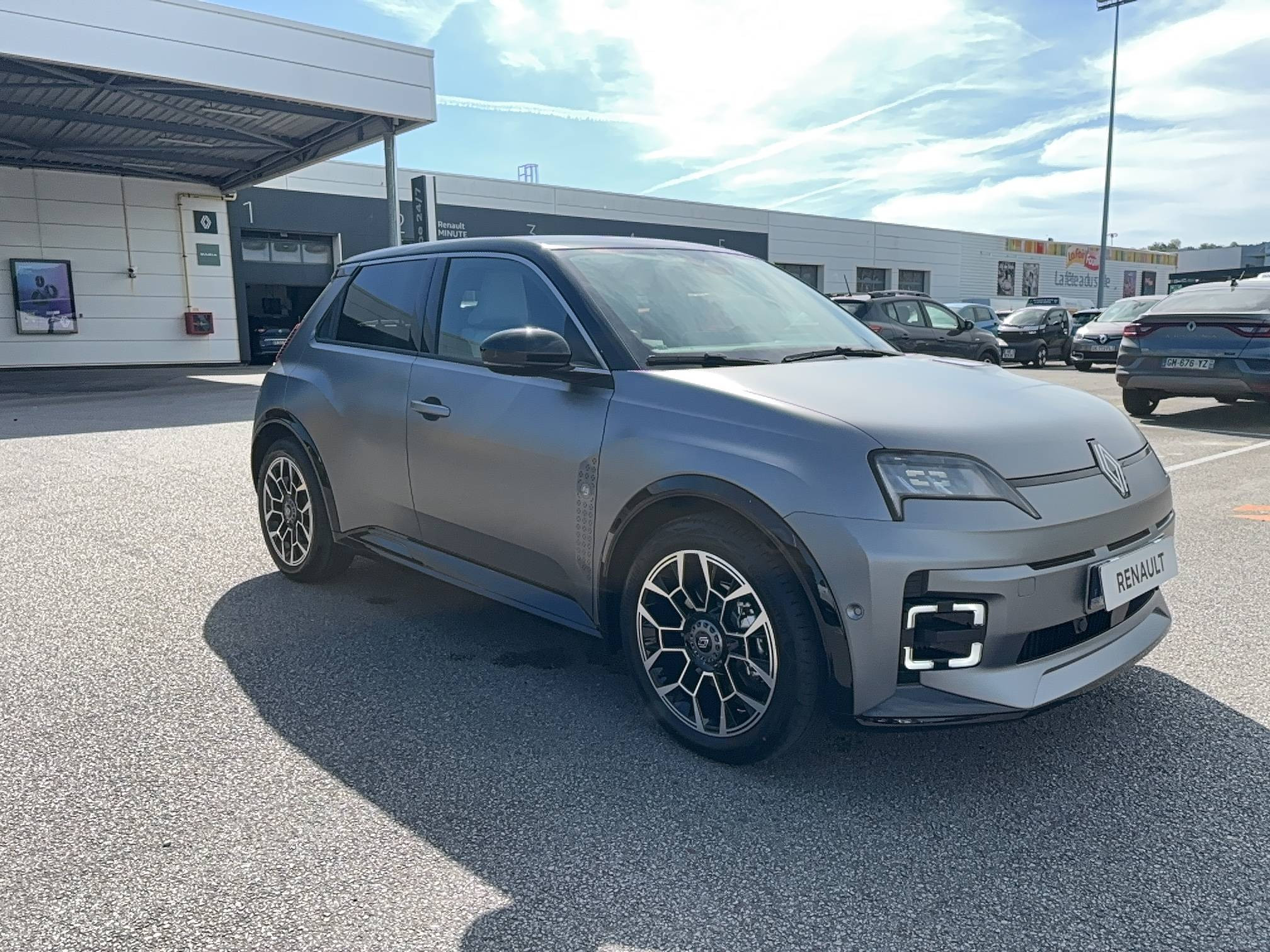 Vente en ligne Renault R5 E-Tech  150 ch autonomie confort au prix de 35 900 €