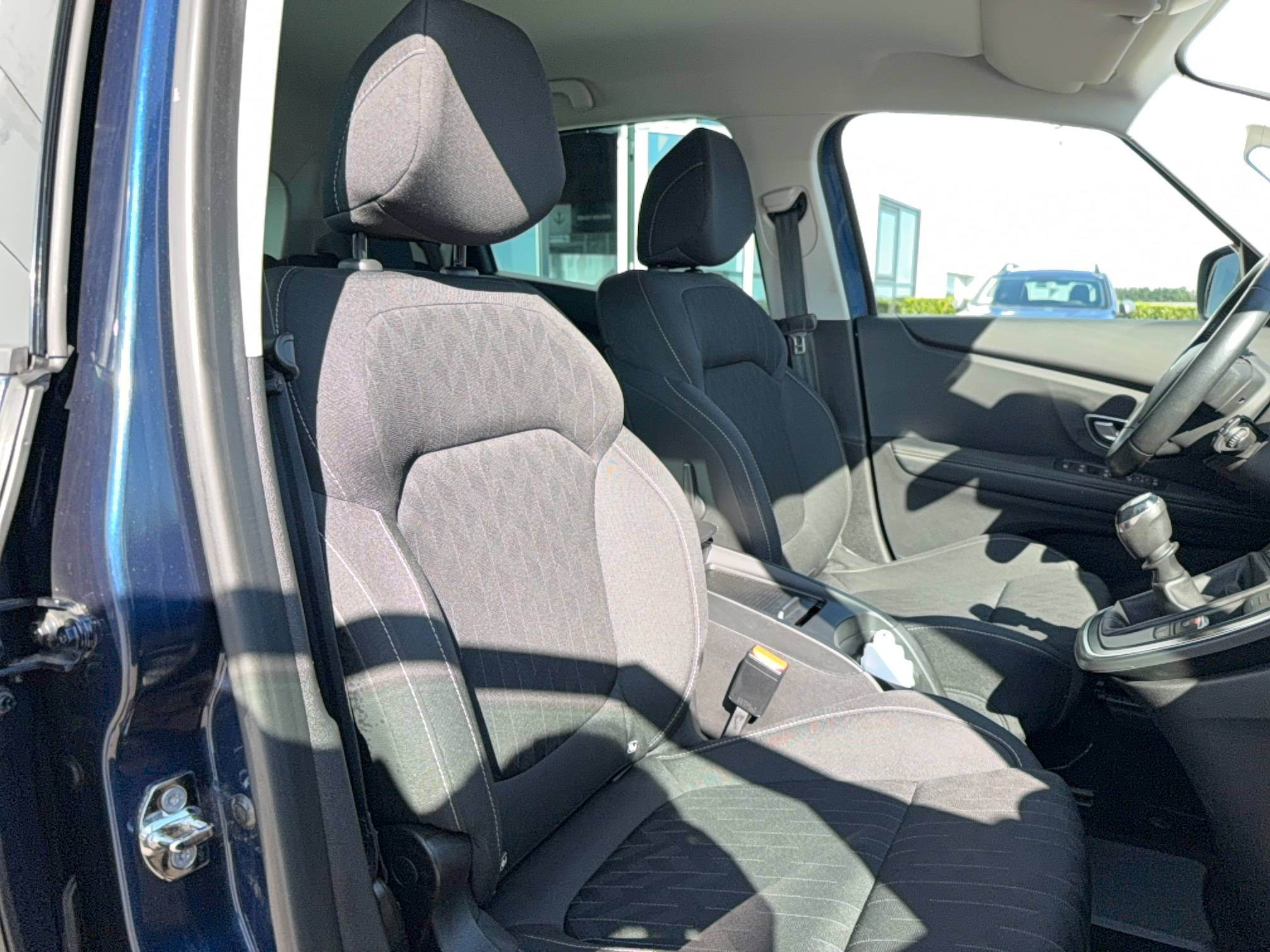 Vente en ligne Renault Scenic 4 Scenic Blue dCi 120 au prix de 14 490 €