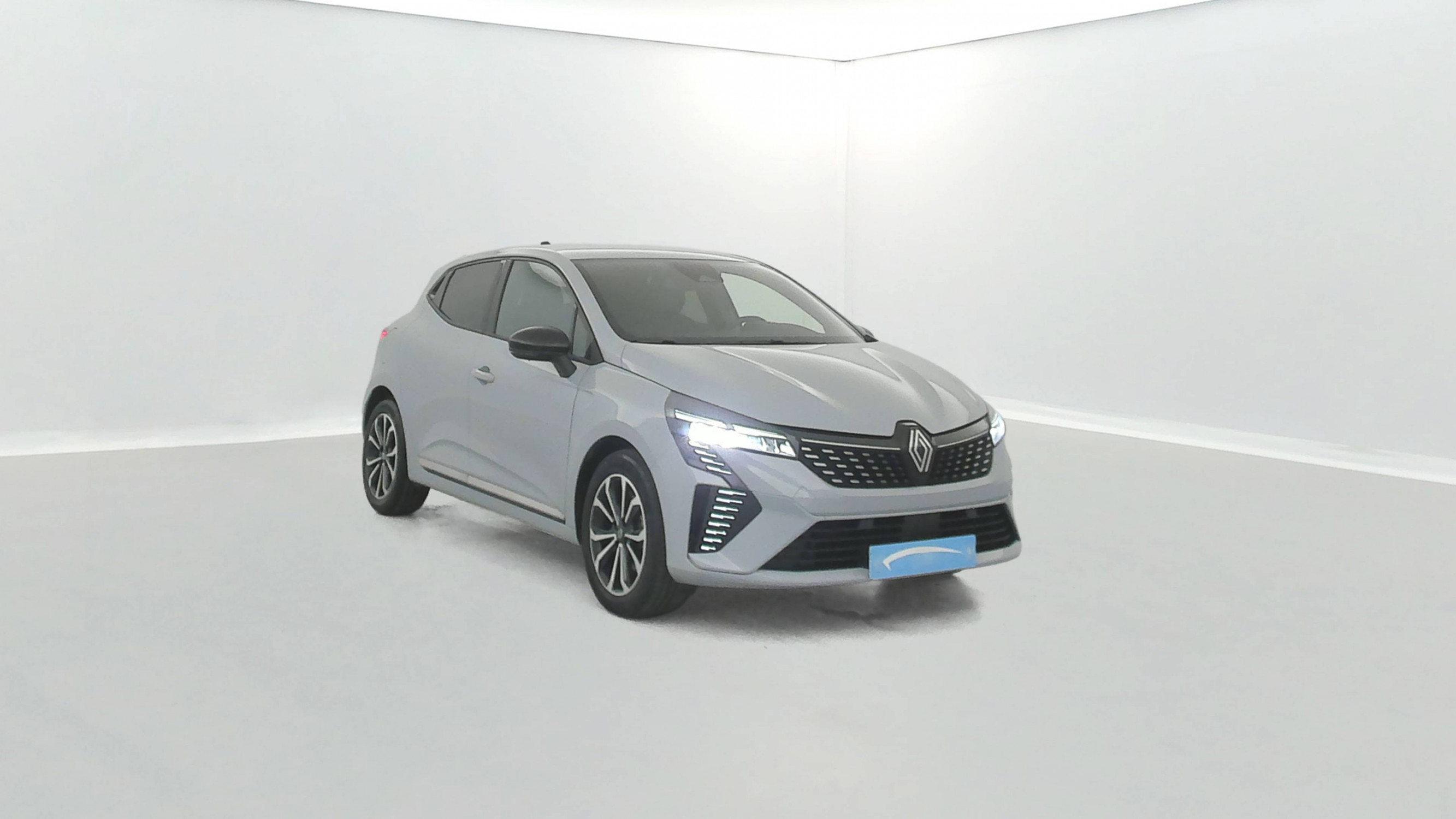 Vente en ligne Renault Clio 5 Clio E-Tech full hybrid 145 au prix de 17 990 €