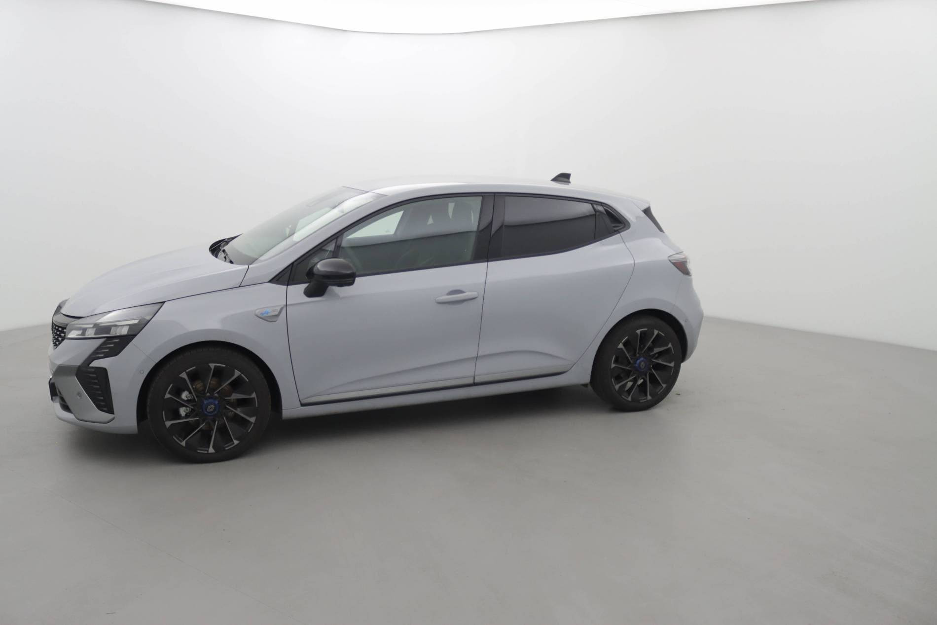 Vente en ligne Renault Clio 5 Clio E-Tech full hybrid 145 au prix de 22 990 €