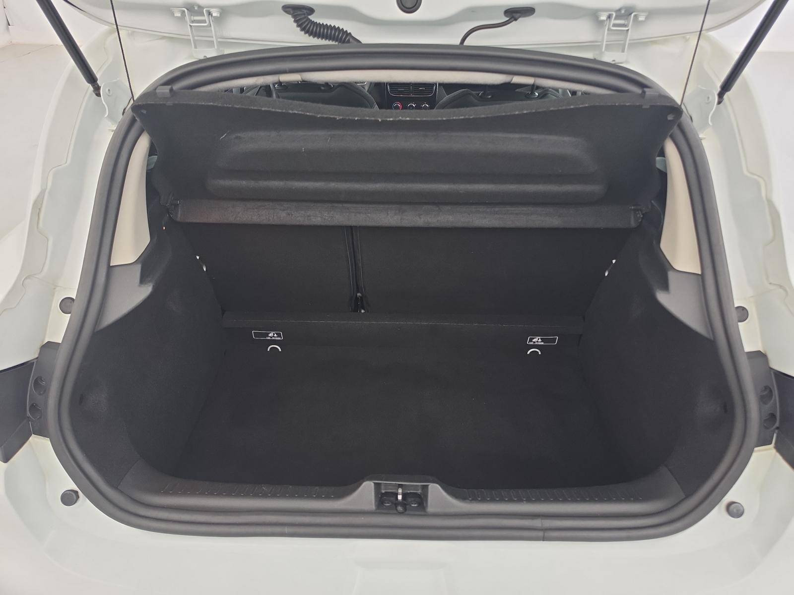 Vente en ligne Renault Clio 4 Clio dCi 90 E6C EDC au prix de 11 590 €