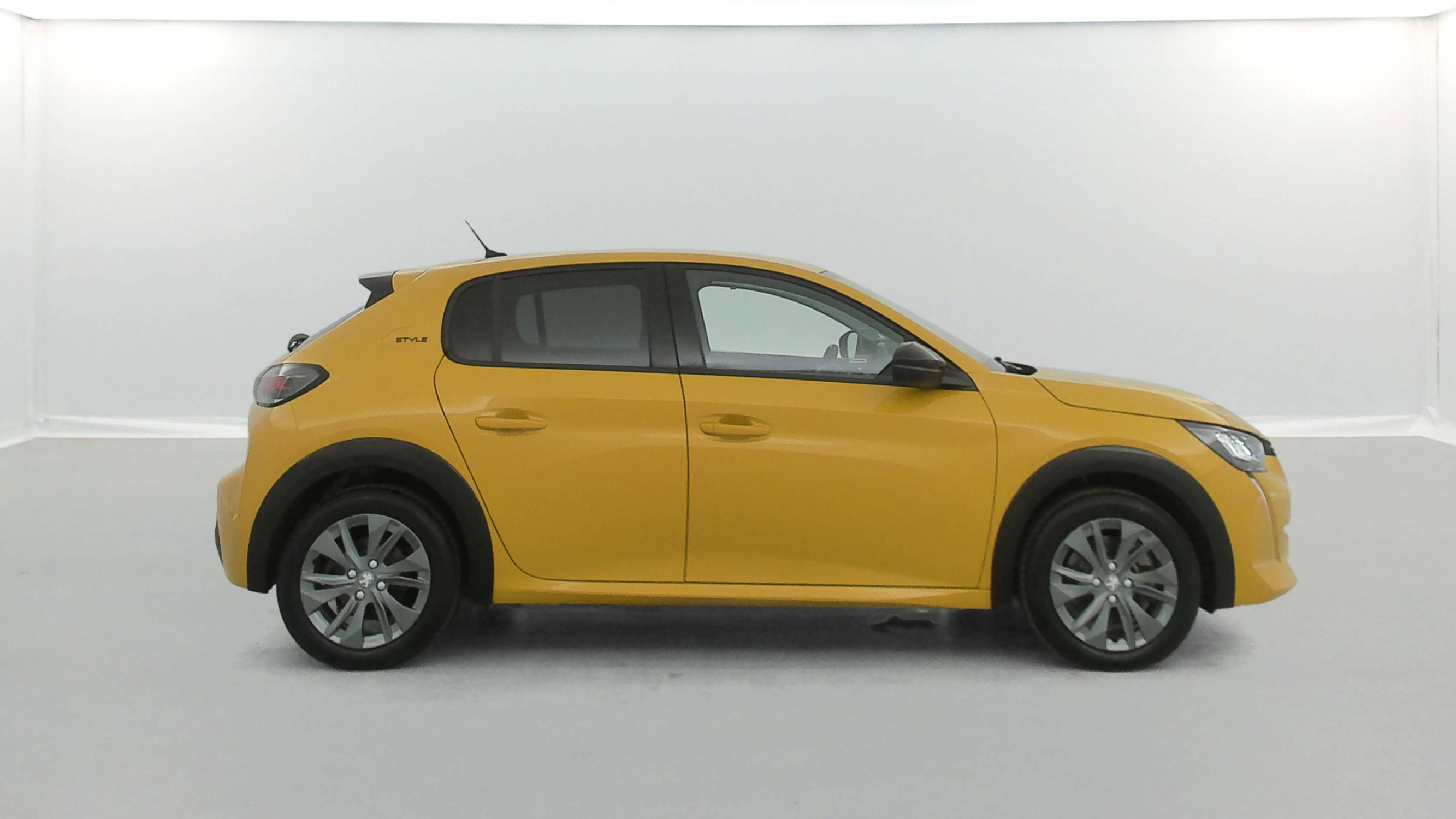 Vente en ligne Peugeot E-208  50 kWh 136ch au prix de 12 970 €