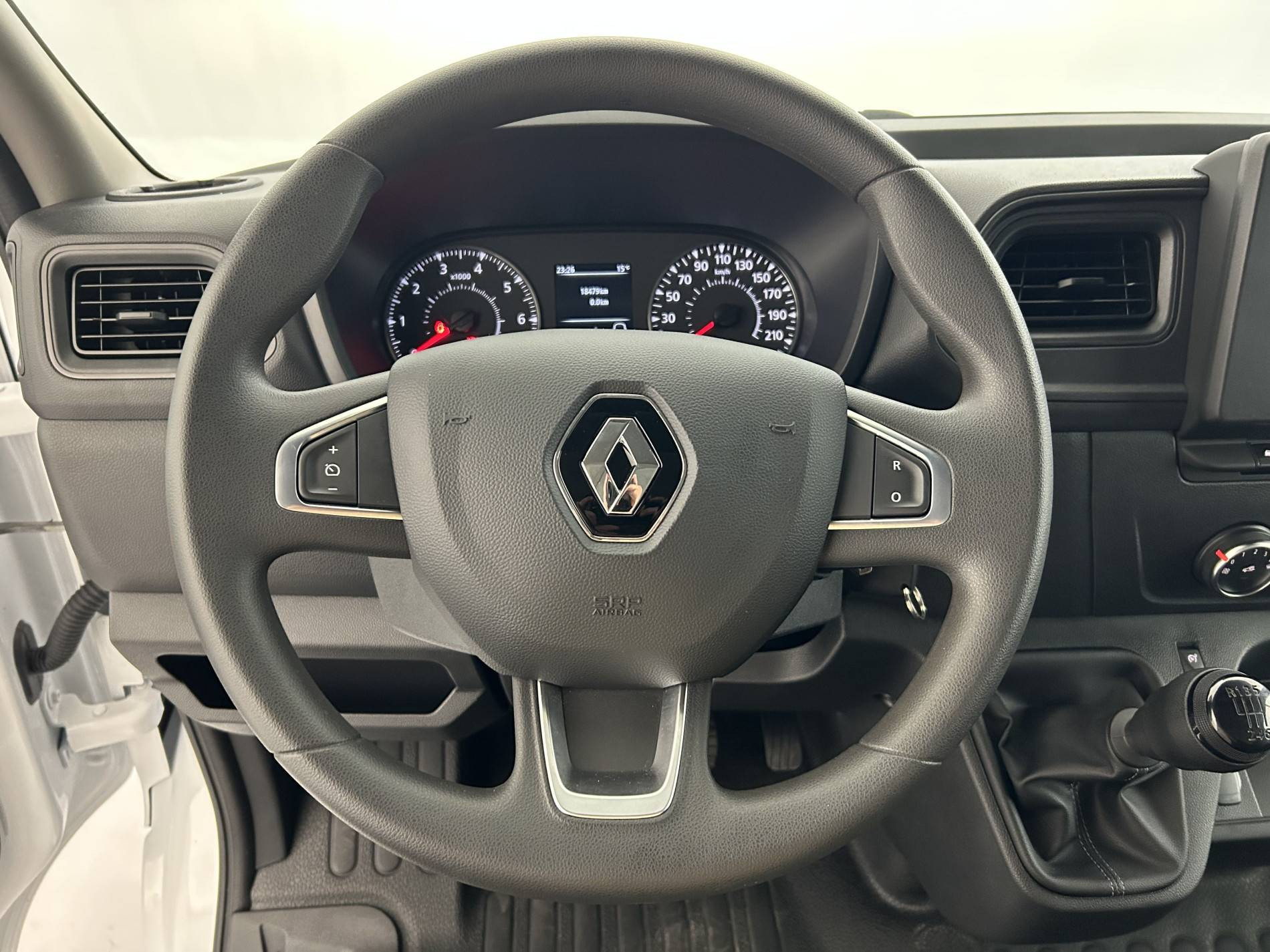 Vente en ligne Renault Master Fourgon MASTER FGN TRAC F3500 L3H3 BLUE DCI 135 au prix de 26 990 €