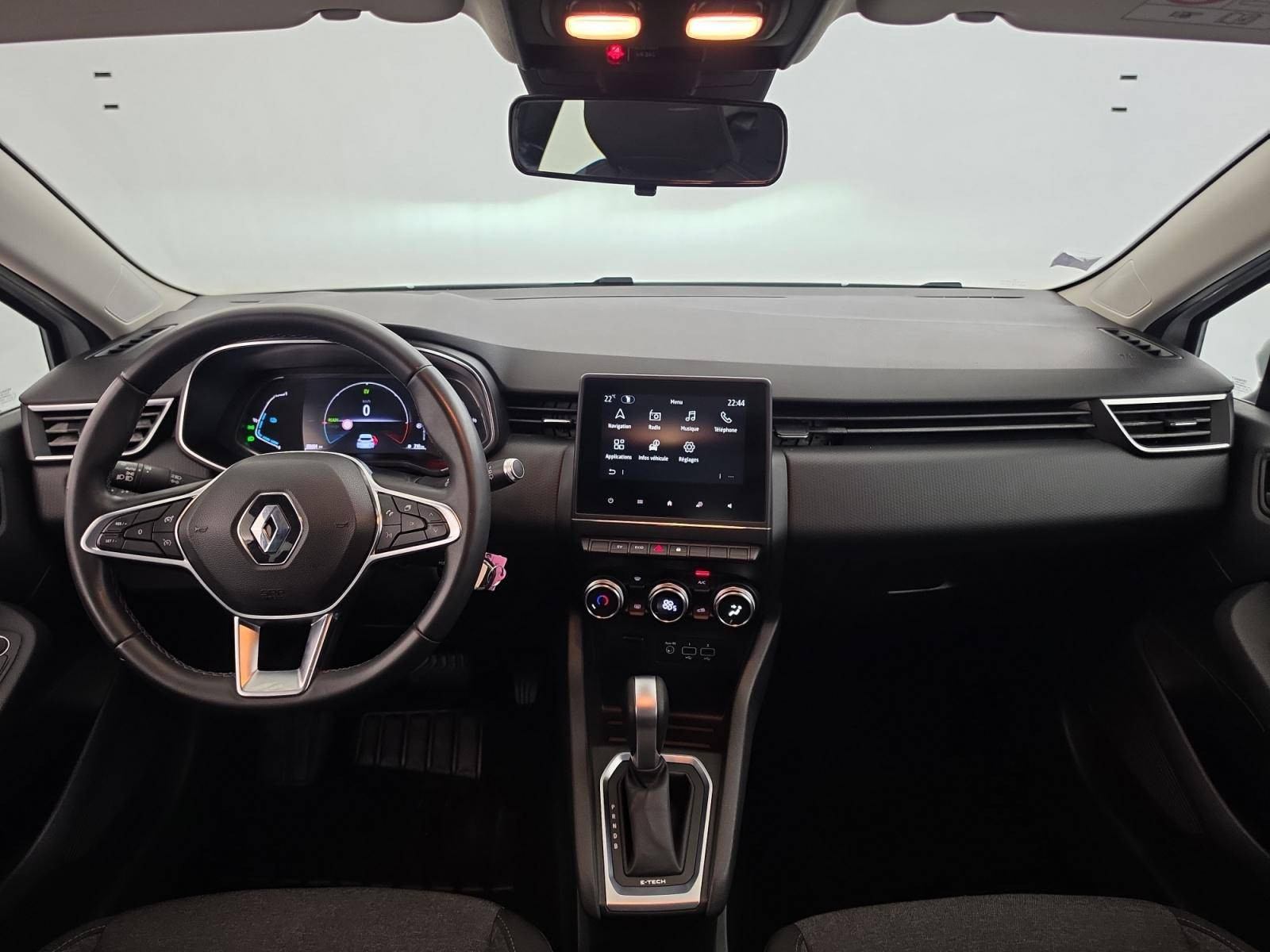 Vente en ligne Renault Clio 5 Clio E-Tech 140 au prix de 13 990 €