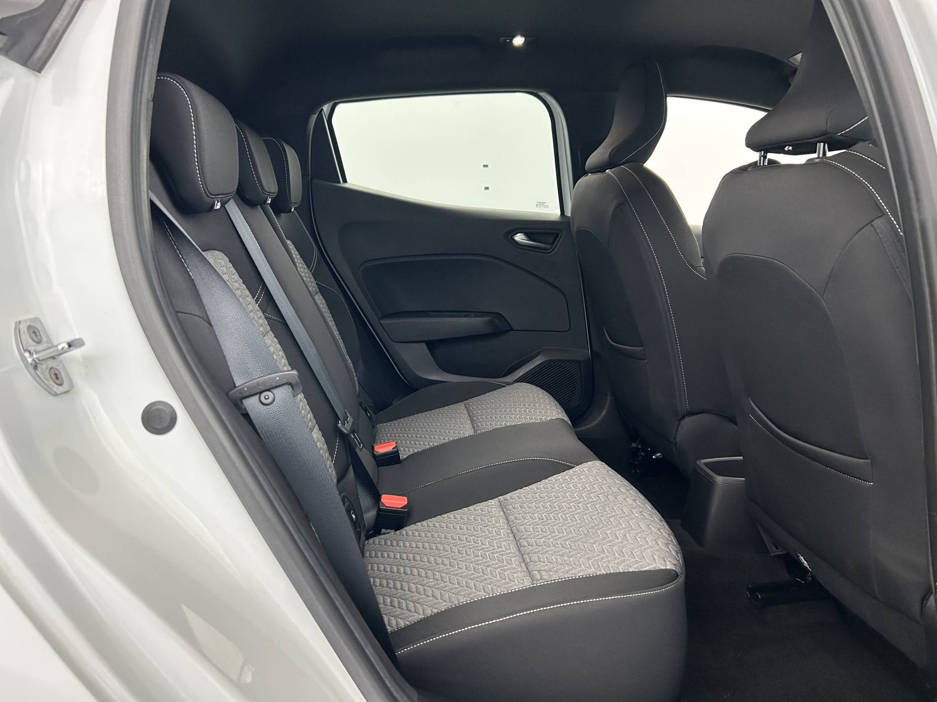 Vente en ligne Renault Clio 5 Clio TCe 90 - 21N au prix de 14 390 €