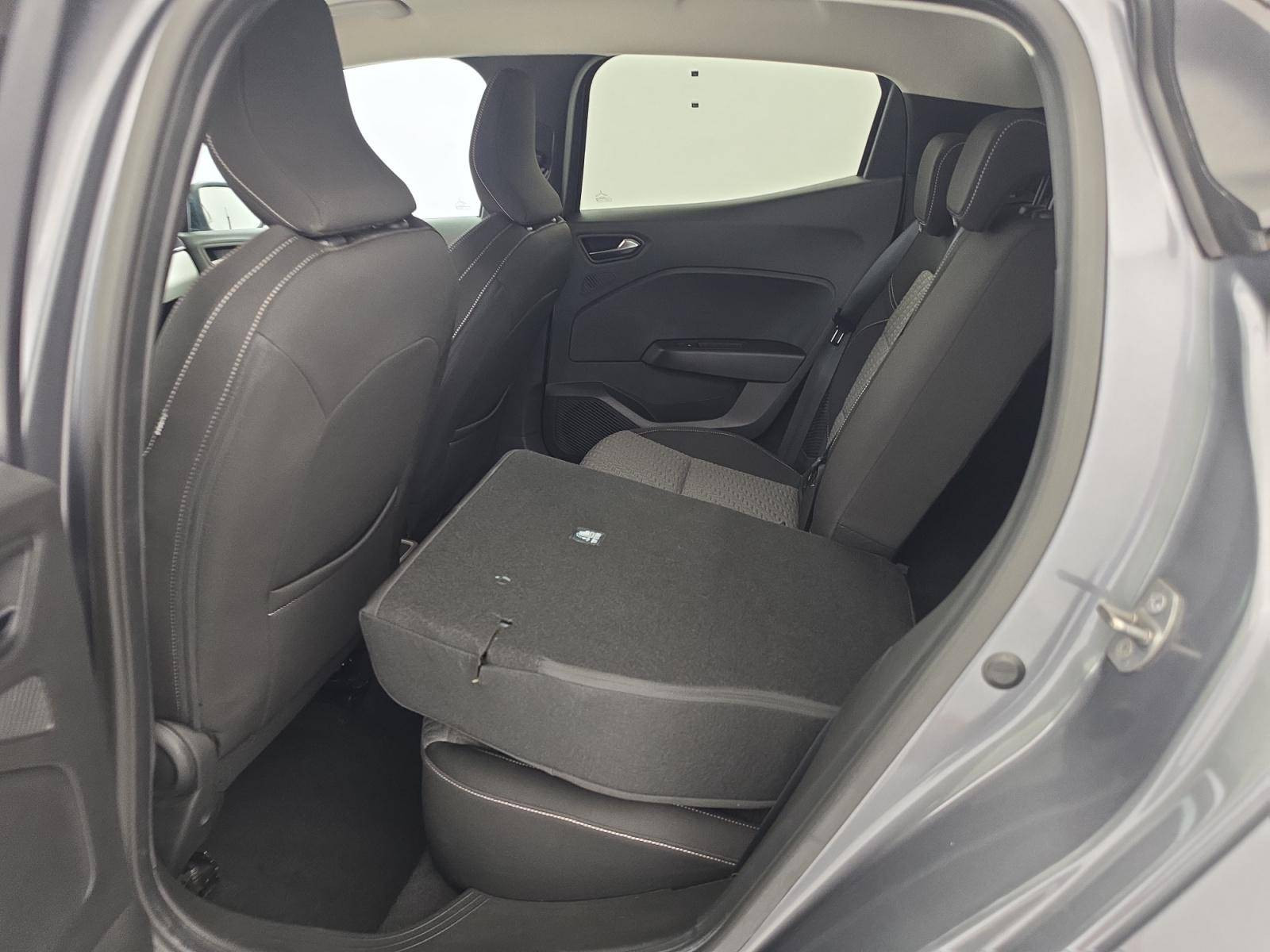 Vente en ligne Renault Clio 5 Clio E-Tech full hybrid 145 au prix de 16 140 €