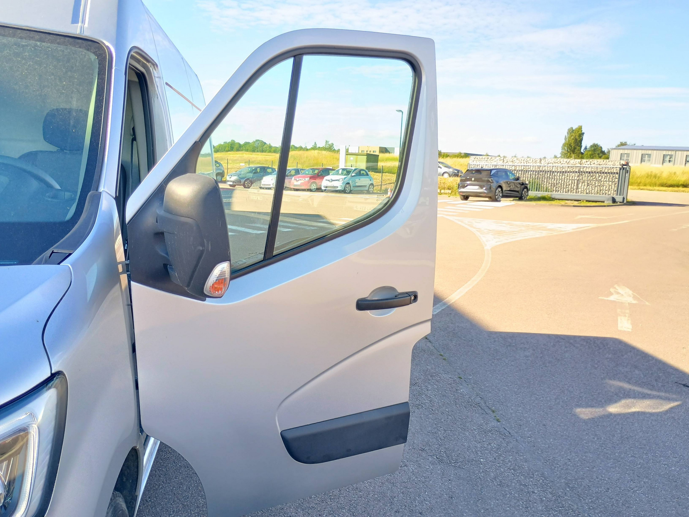 Vente en ligne Renault Master Fourgon MASTER FGN TRAC F3500 L2H2 BLUE DCI 180 au prix de 27 991 €