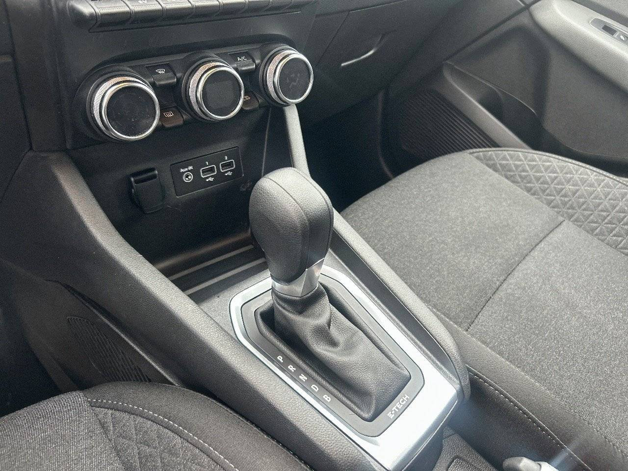 Vente en ligne Renault Clio 5 Clio E-Tech 140 - 21N au prix de 14 990 €