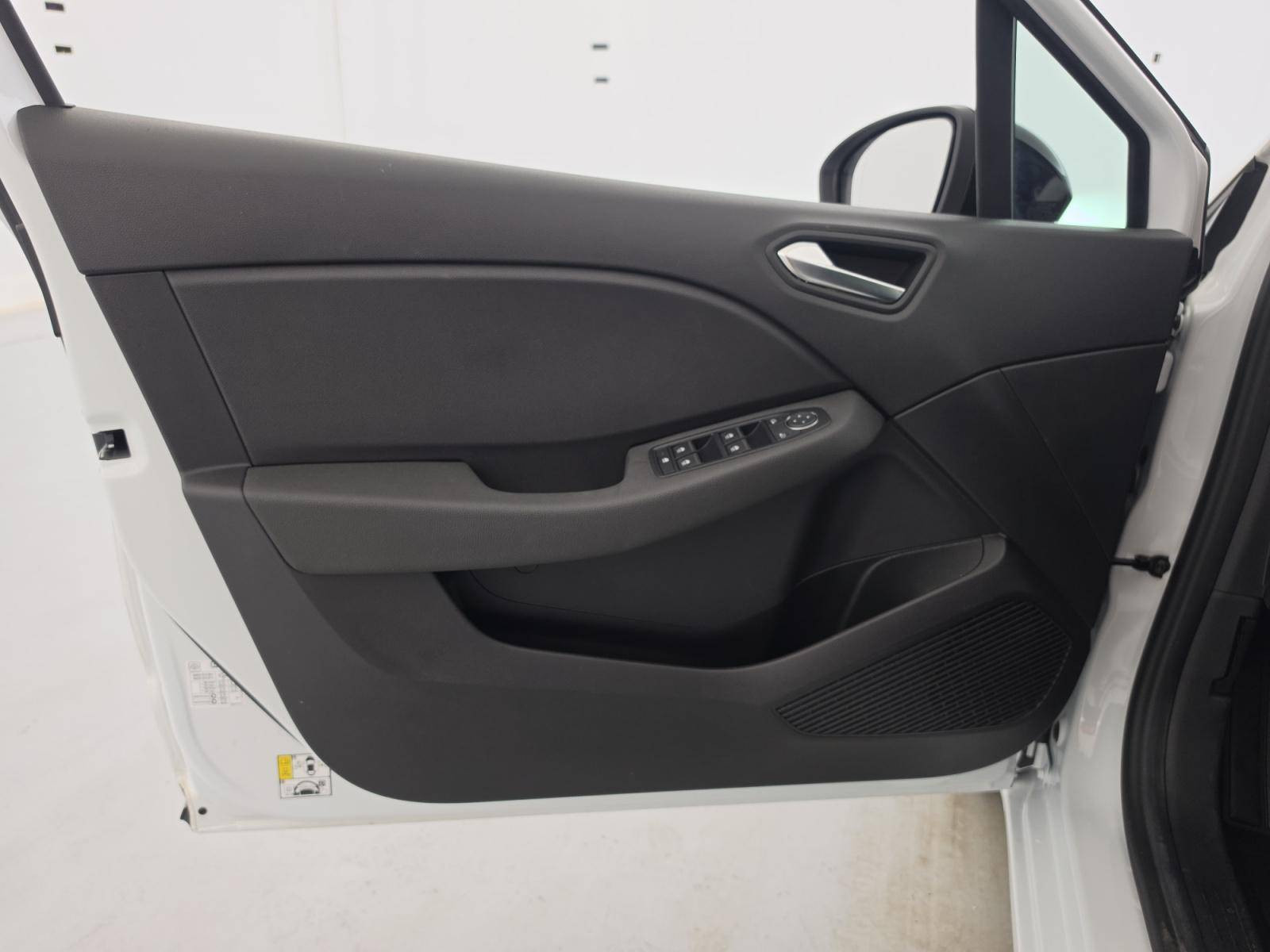 Vente en ligne Renault Clio 5 Clio TCe 90 au prix de 13 800 €