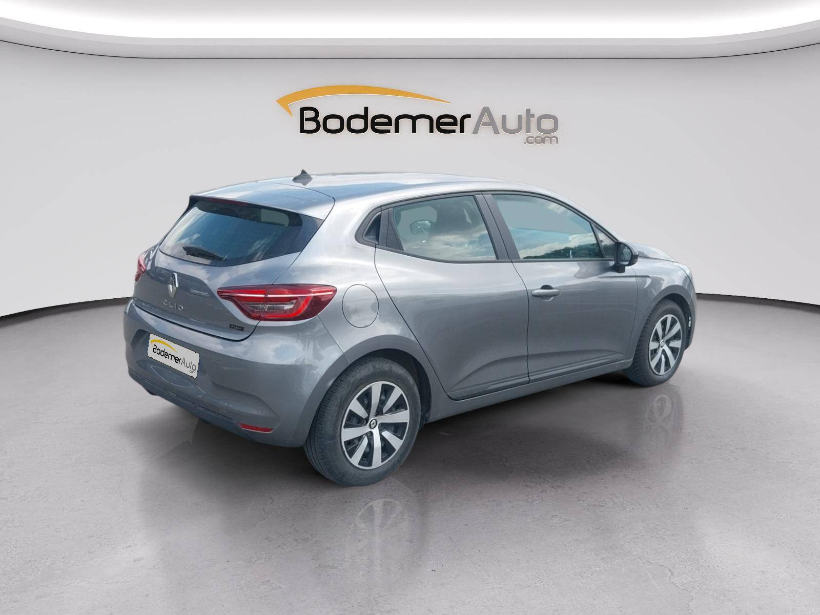 Vente en ligne Renault Clio 5 Clio E-Tech full hybrid 145 au prix de 15 990 €