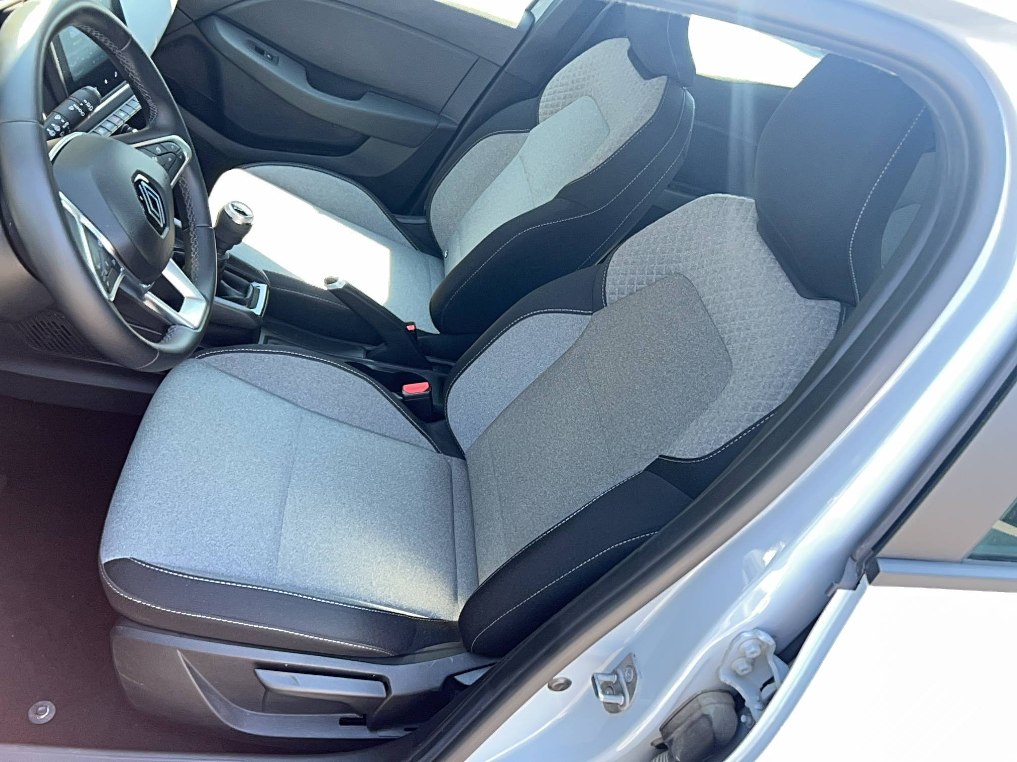 Vente en ligne Renault Clio 5 Clio TCe 90 au prix de 15 990 €