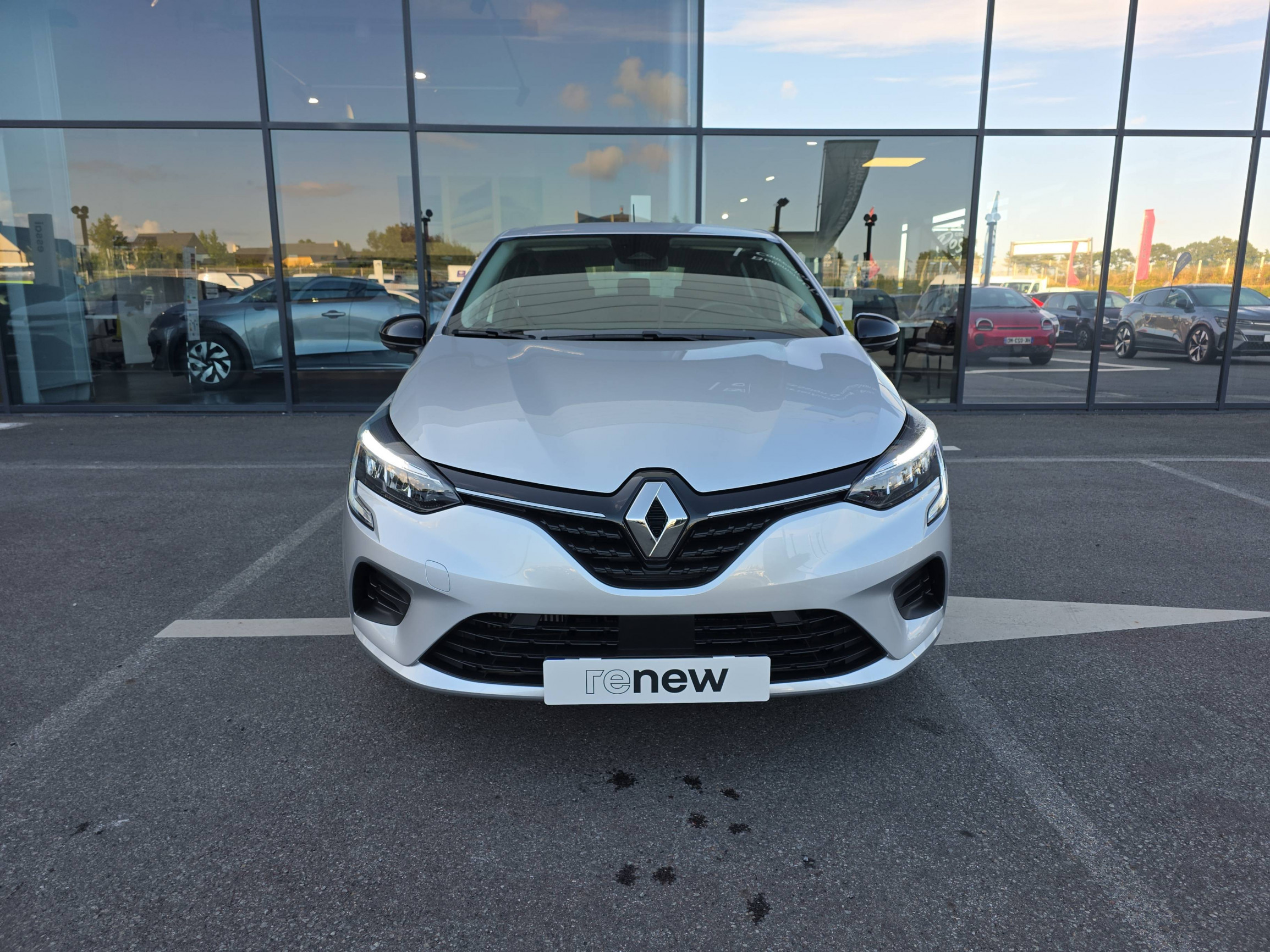 Vente en ligne Renault Clio 5 Clio TCe 90 au prix de 13 490 €