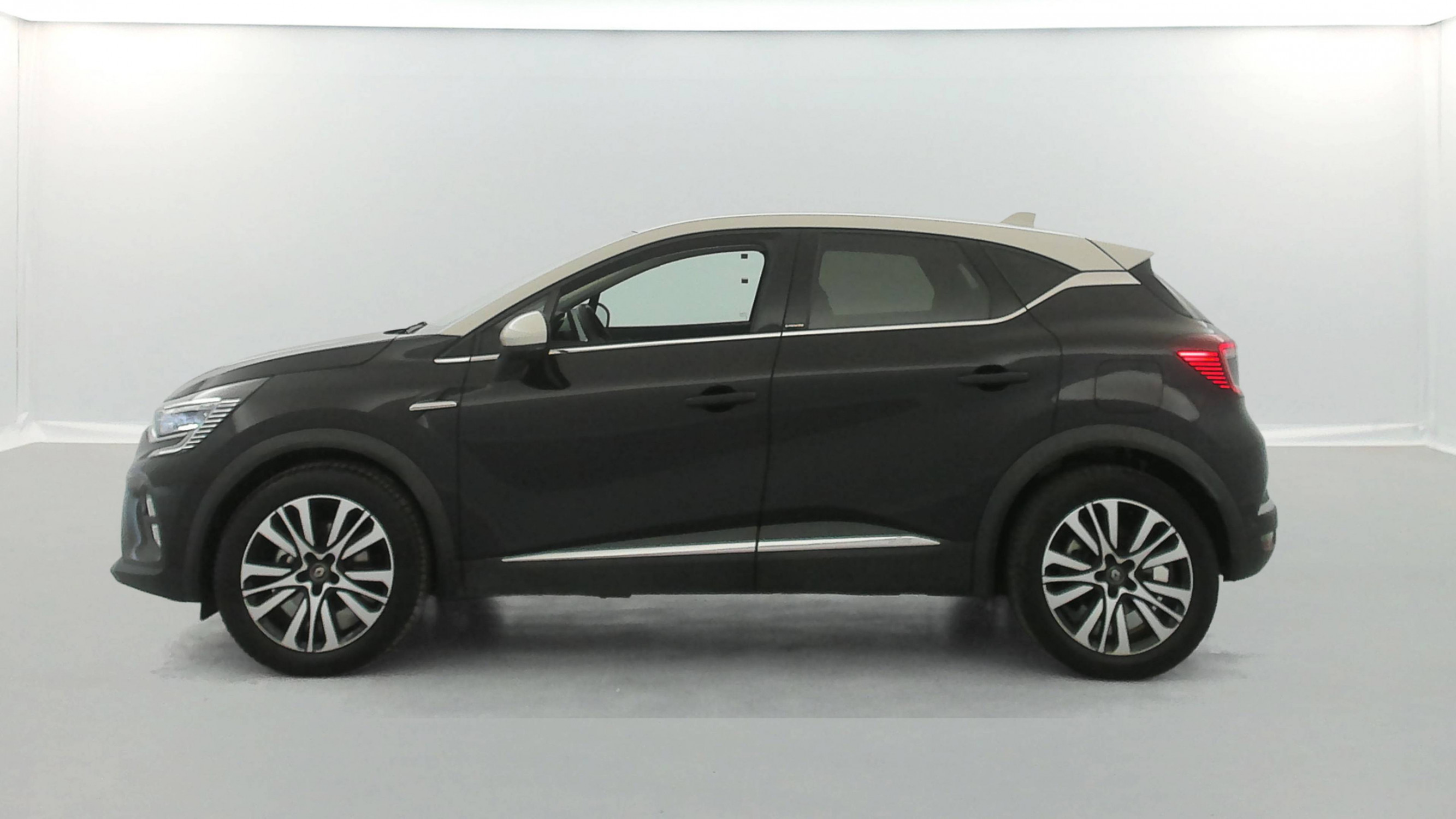 Vente en ligne Renault Captur  E-Tech Plug-in 160 au prix de 17 990 €
