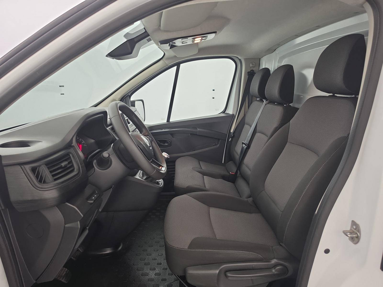 Vente en ligne Renault Trafic 3 Fourgon TRAFIC FG BLUE DCI 130 L1H1 3T GSR2 au prix de 22 890 €