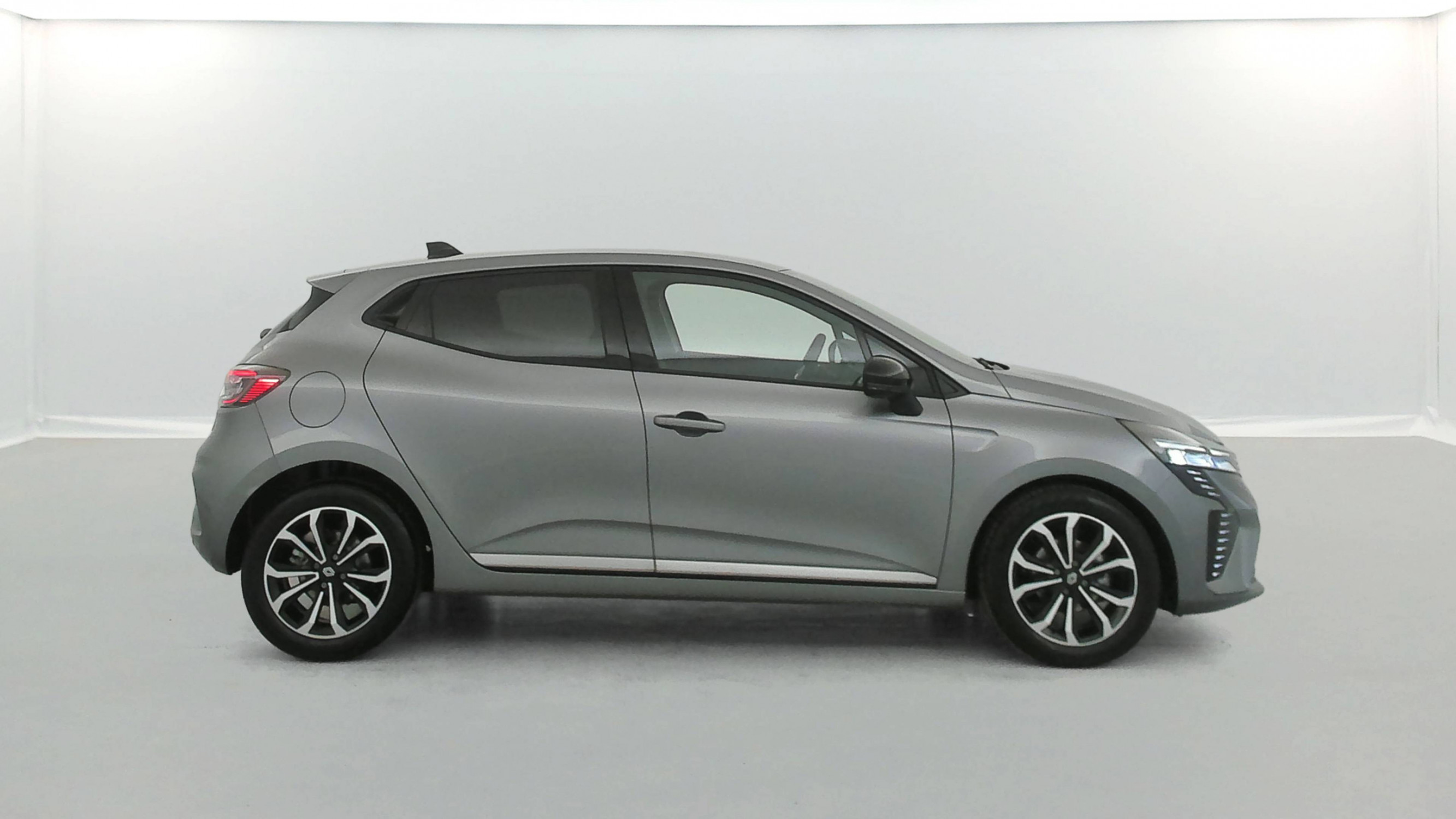 Vente en ligne Renault Clio 5 Clio TCe 90 ch GSR2 au prix de 17 780 €