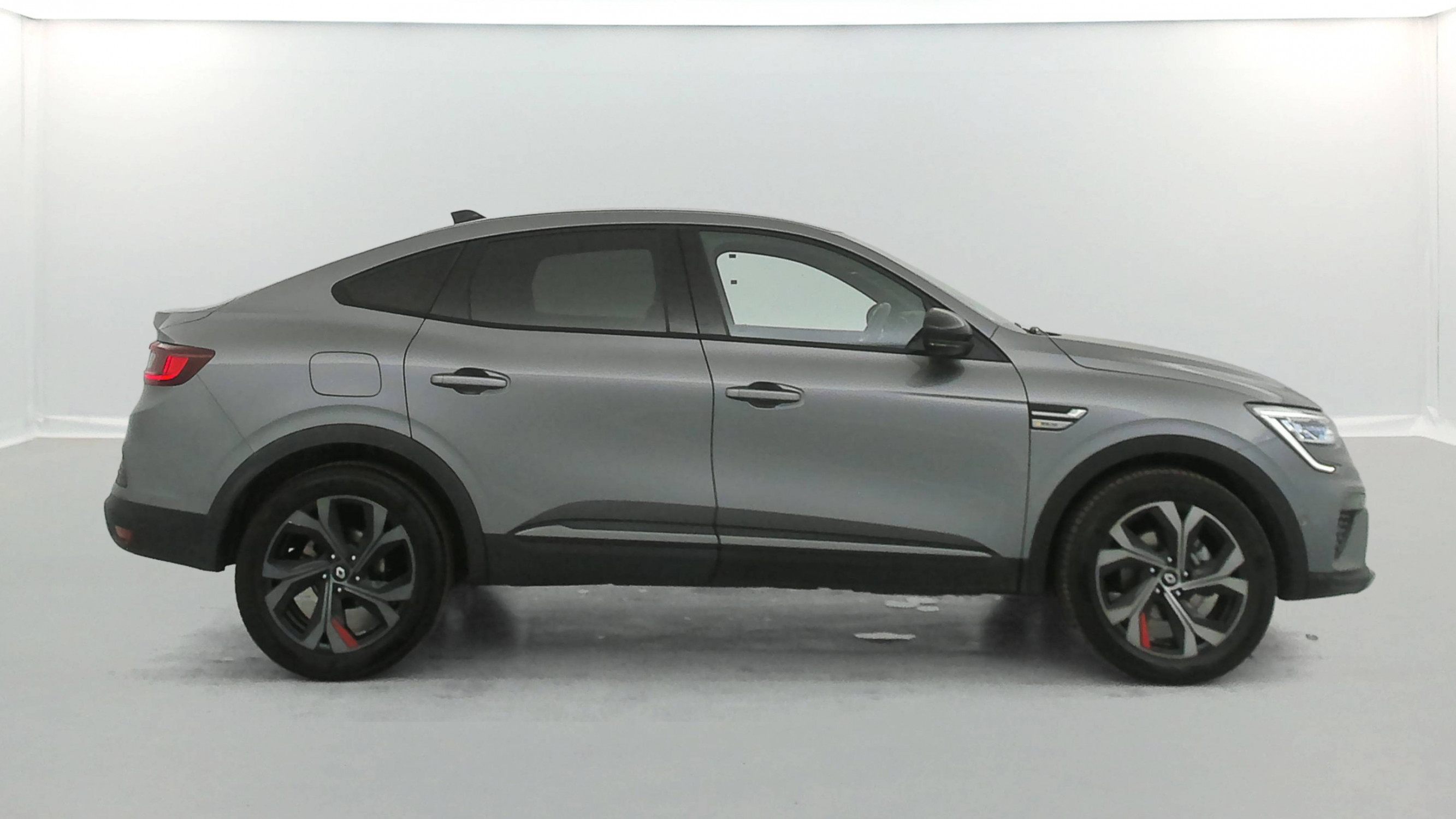 Vente en ligne Renault Arkana  E-Tech hybride 145 au prix de 21 990 €