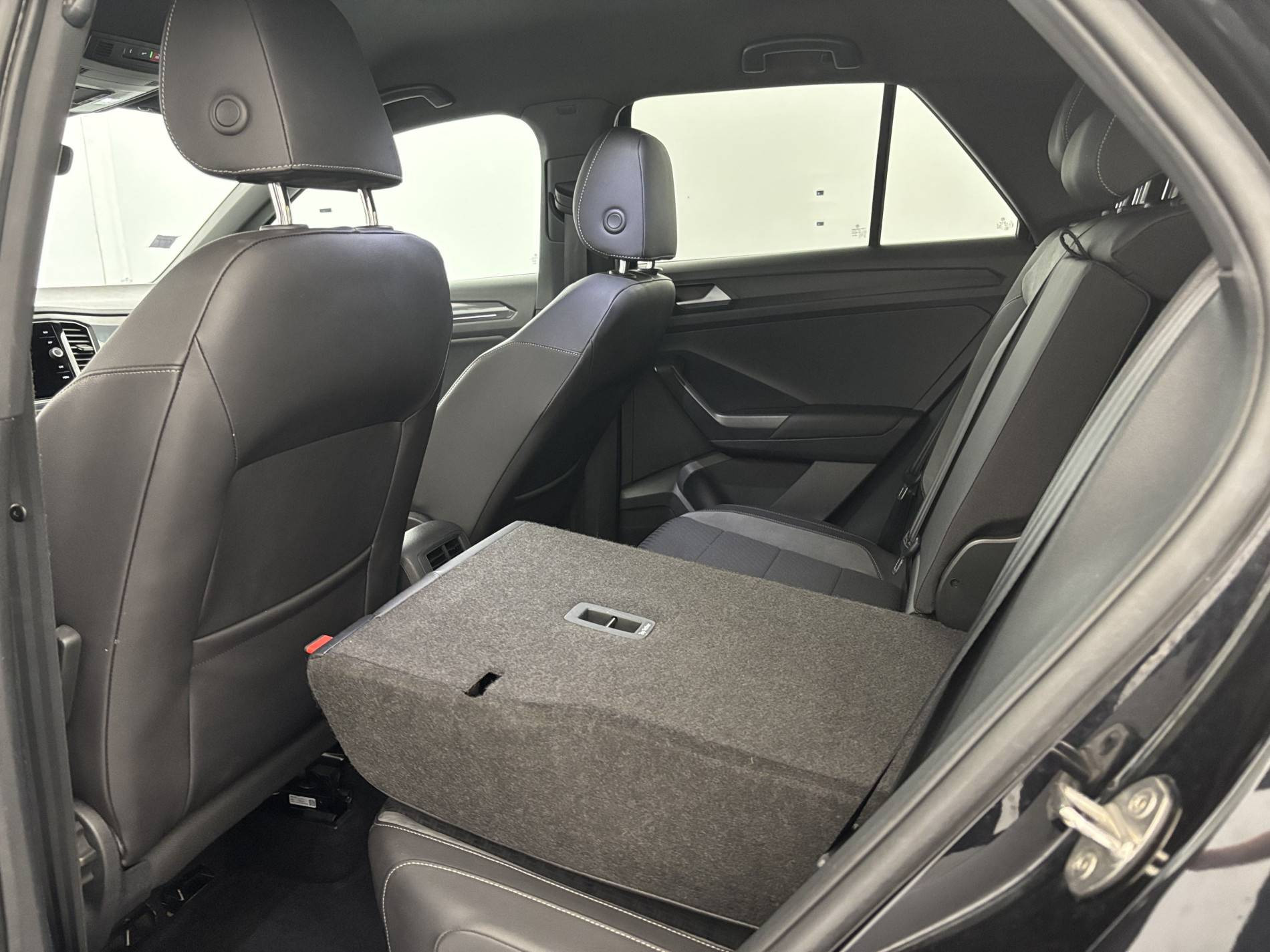 Vente en ligne Volkswagen T-Roc  2.0 TDI 150 Start/Stop DSG7 au prix de 22 590 €