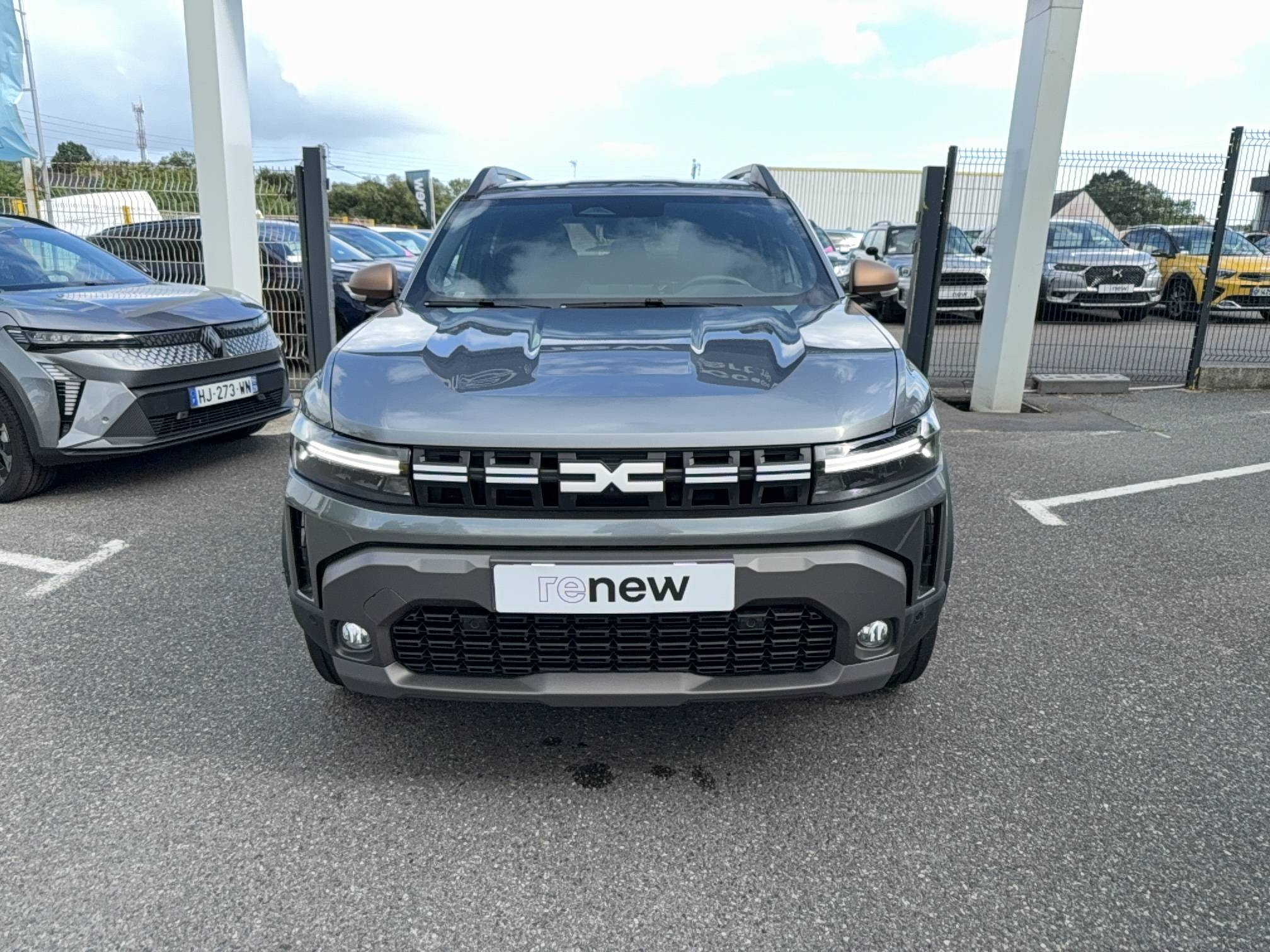 Vente en ligne Dacia Duster  Hybrid 140 au prix de 26 240 €