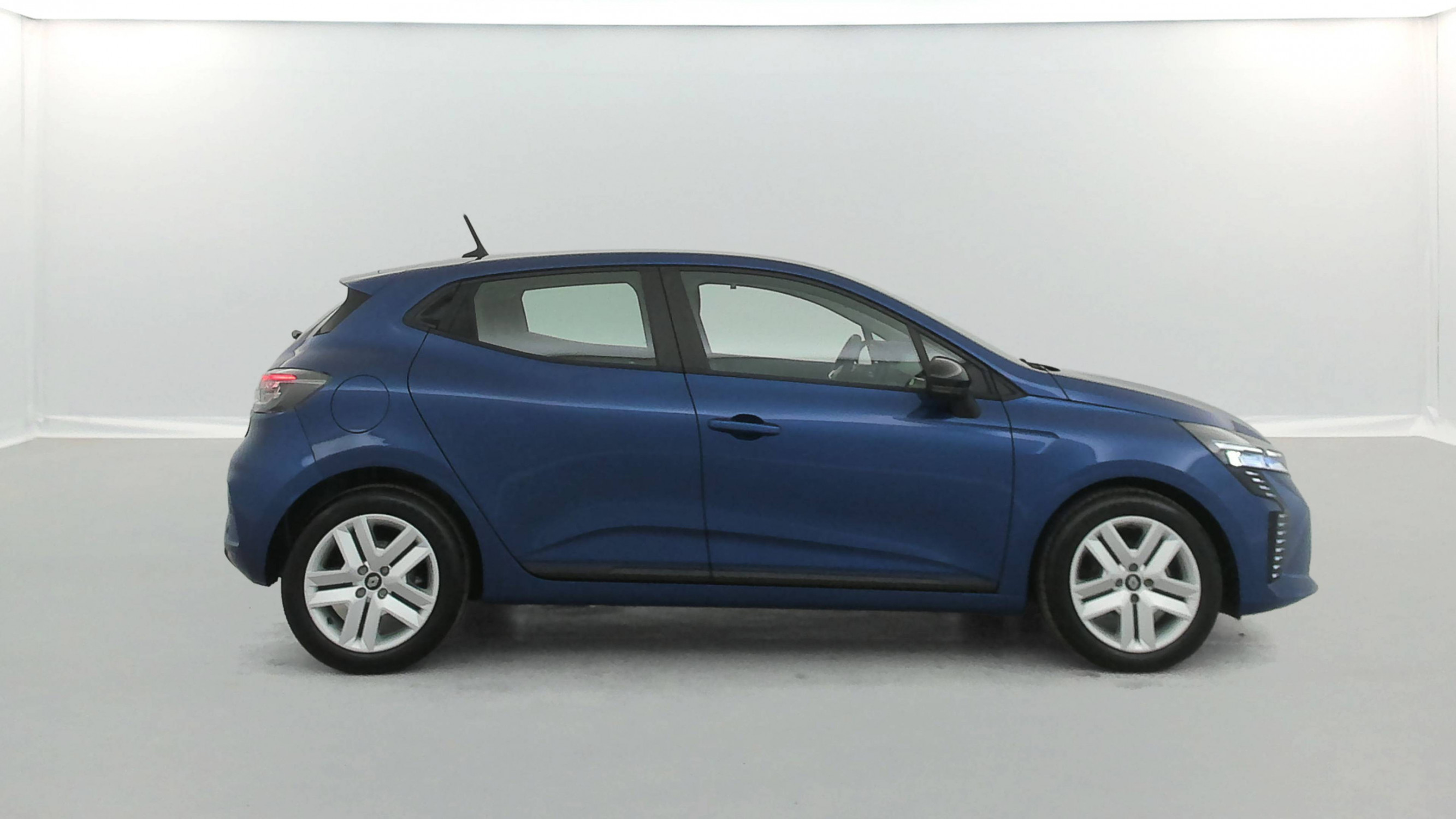 Vente en ligne Renault Clio 5 Clio TCe 90 au prix de 15 990 €