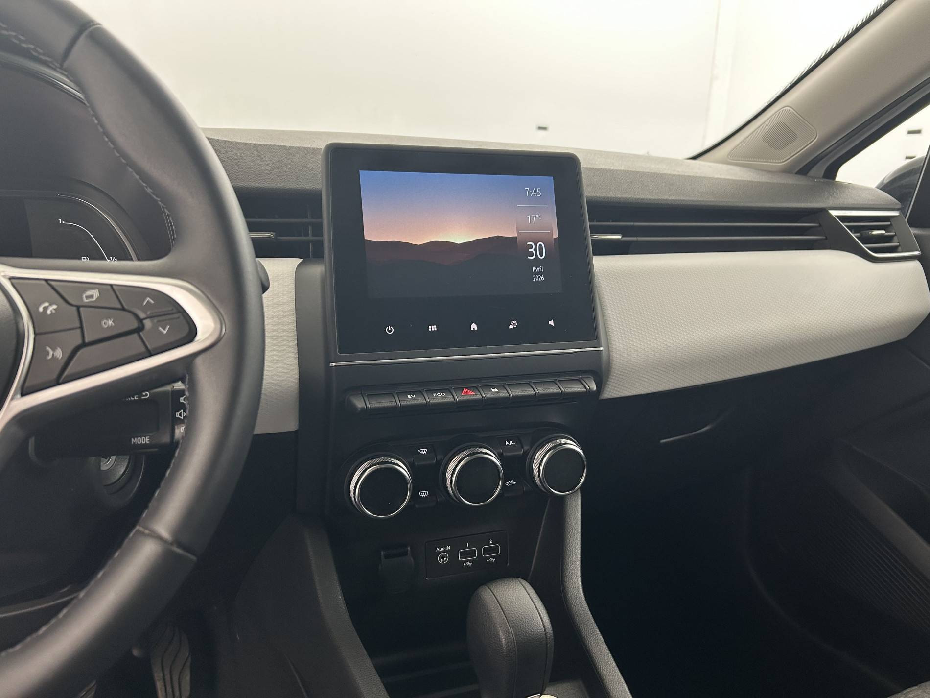Vente en ligne Renault Clio 5 Clio E-Tech full hybrid 145 au prix de 15 490 €