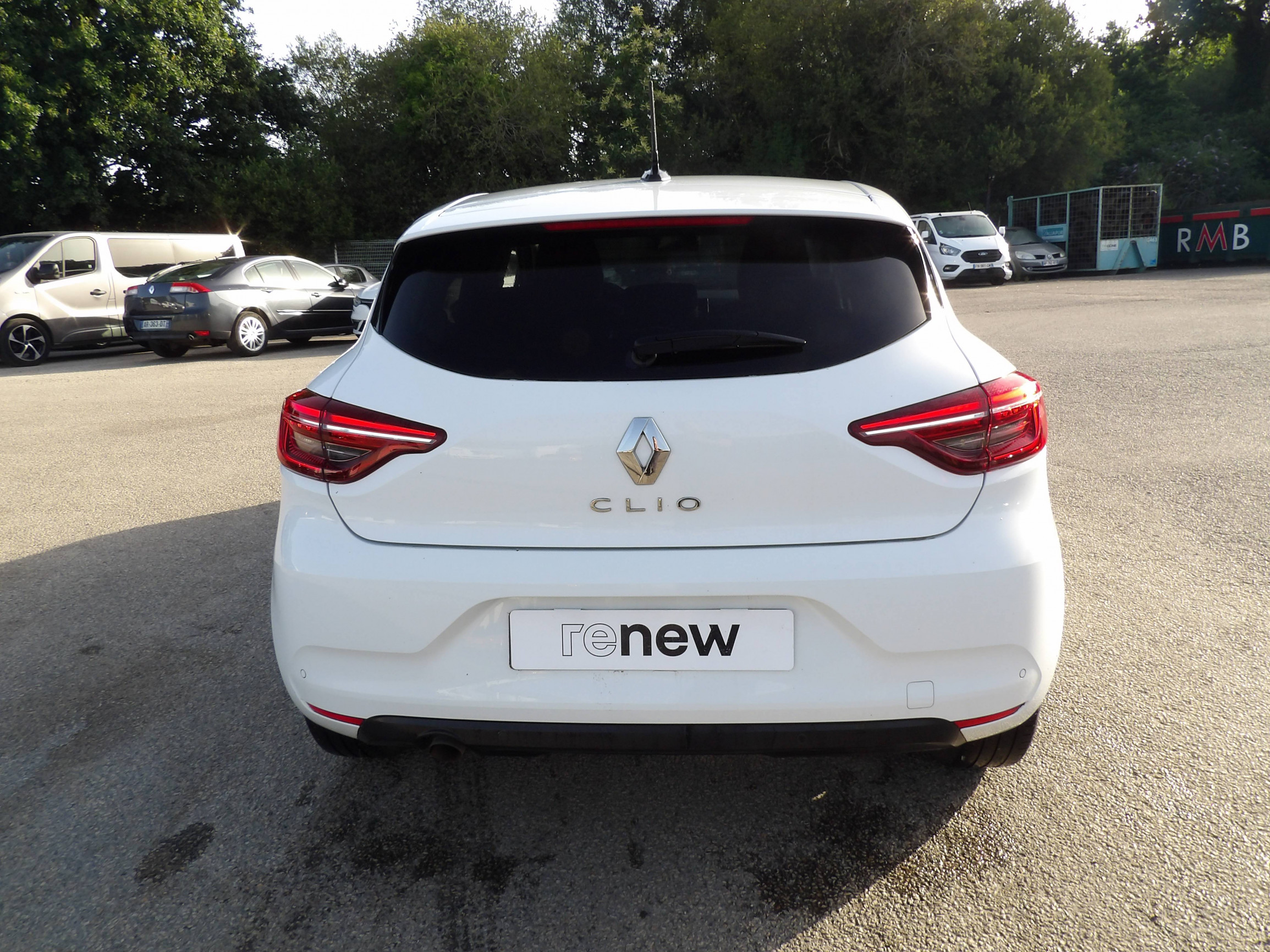 Vente en ligne Renault Clio 5 Clio TCe 90 au prix de 13 899 €