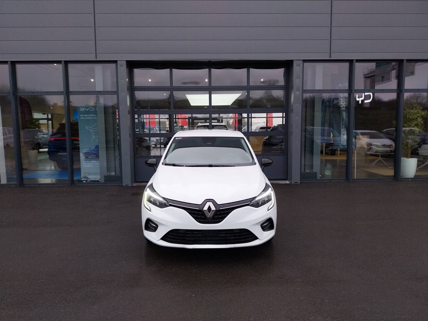 Vente en ligne Renault Clio 5 Clio TCe 90 au prix de 14 950 €