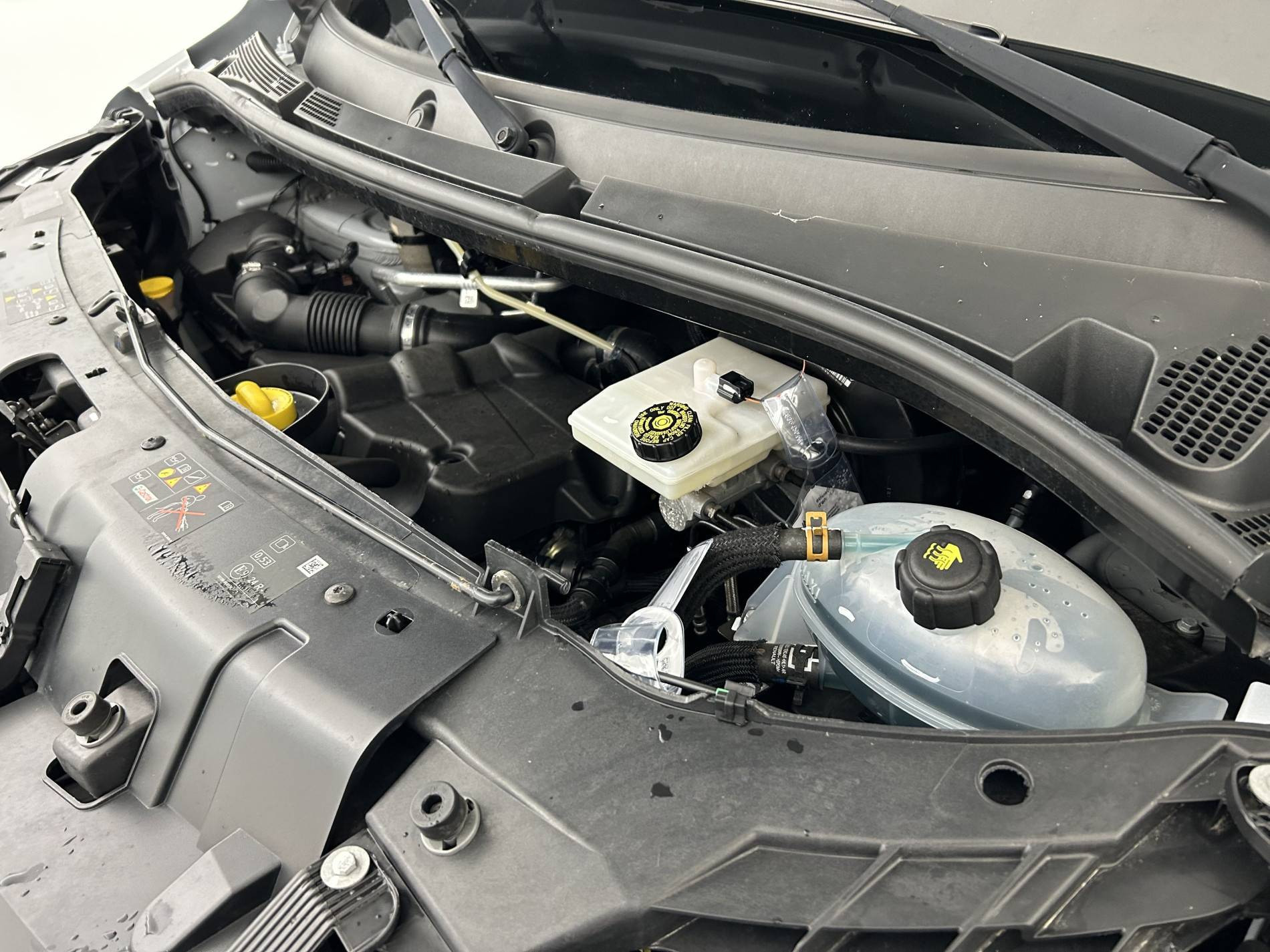Vente en ligne Renault Master Fourgon MASTER FGN TRAC F3500 L2H2 BLUE DCI 135 au prix de 23 590 €